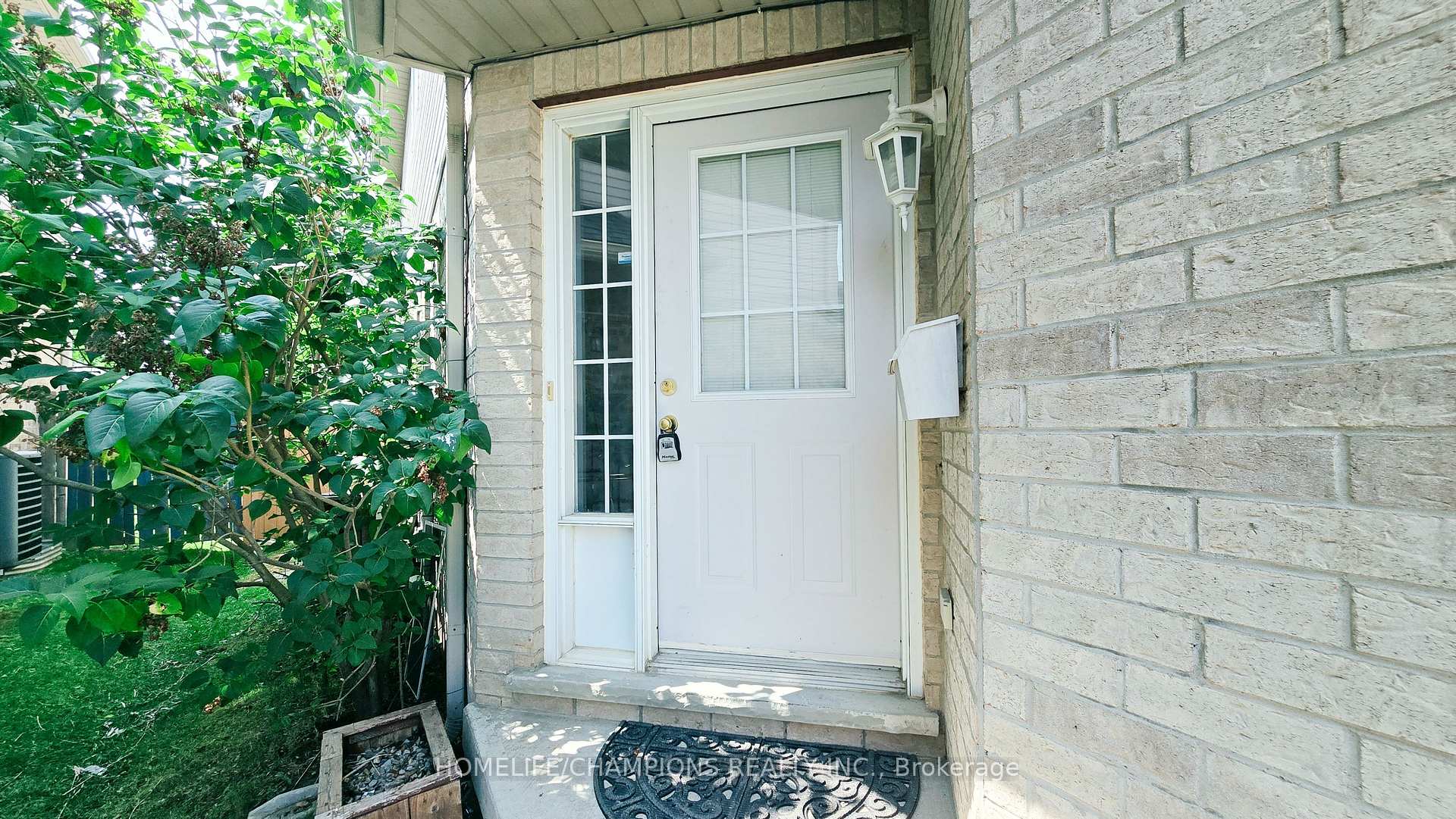 Photo 5 of 159 Snowdrop Crescent, Kitchener, Larentian West — HOMEH