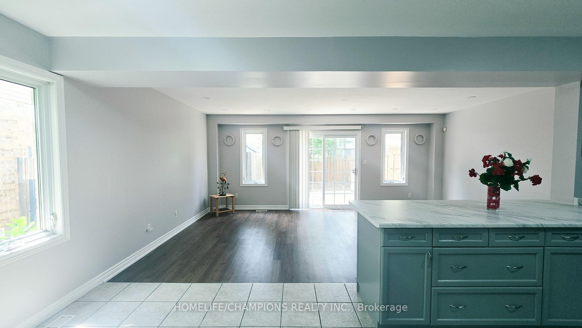 Photo 8 of 159 Snowdrop Crescent, Kitchener, Larentian West — HOMEH