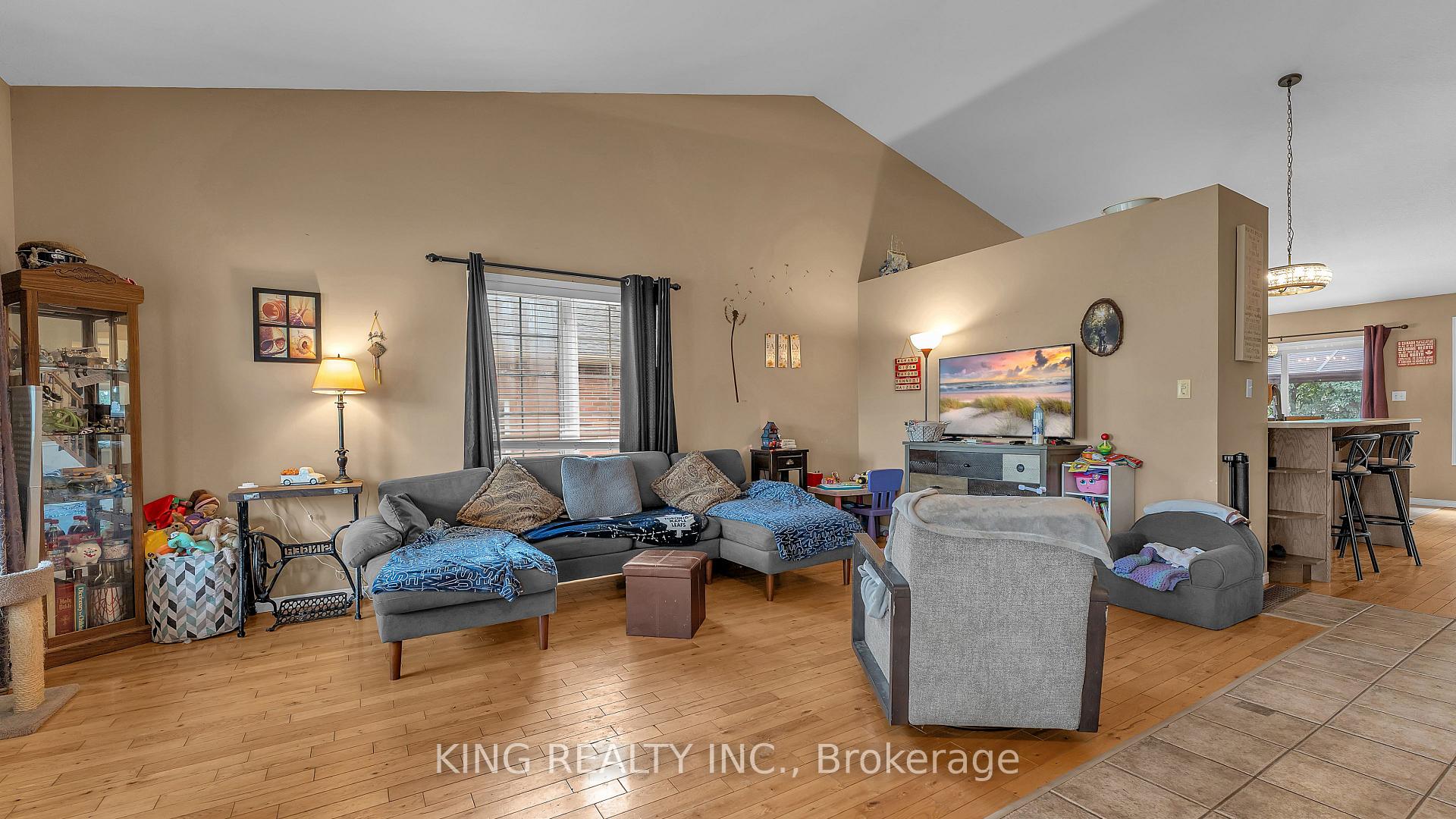 Photo 5 of 51 Trillium Drive, Tillsonburg — HOMEH