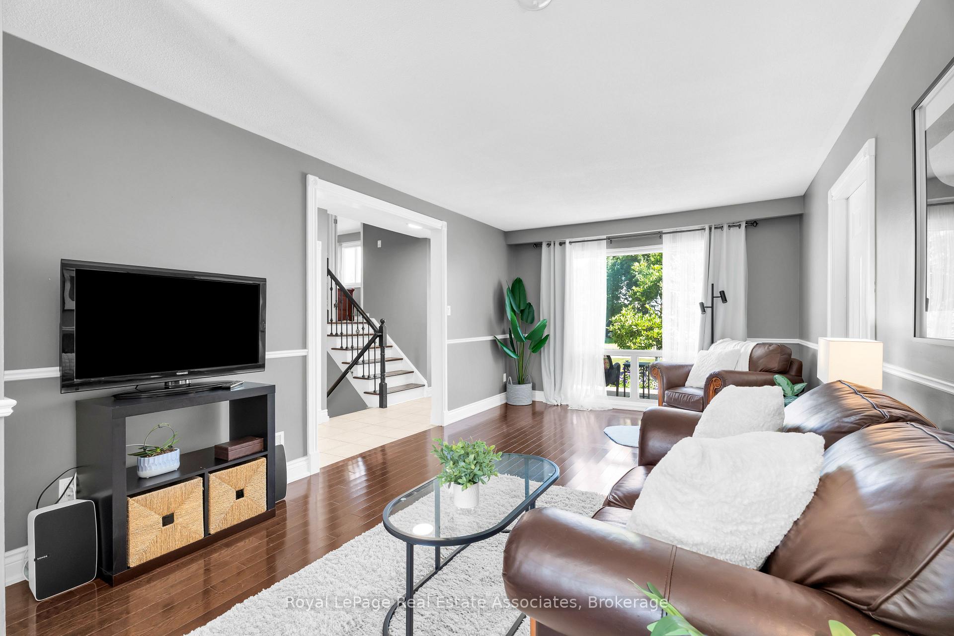 Photo 8 of 233 Elmore Drive, Halton Hills, Acton — HOMEH