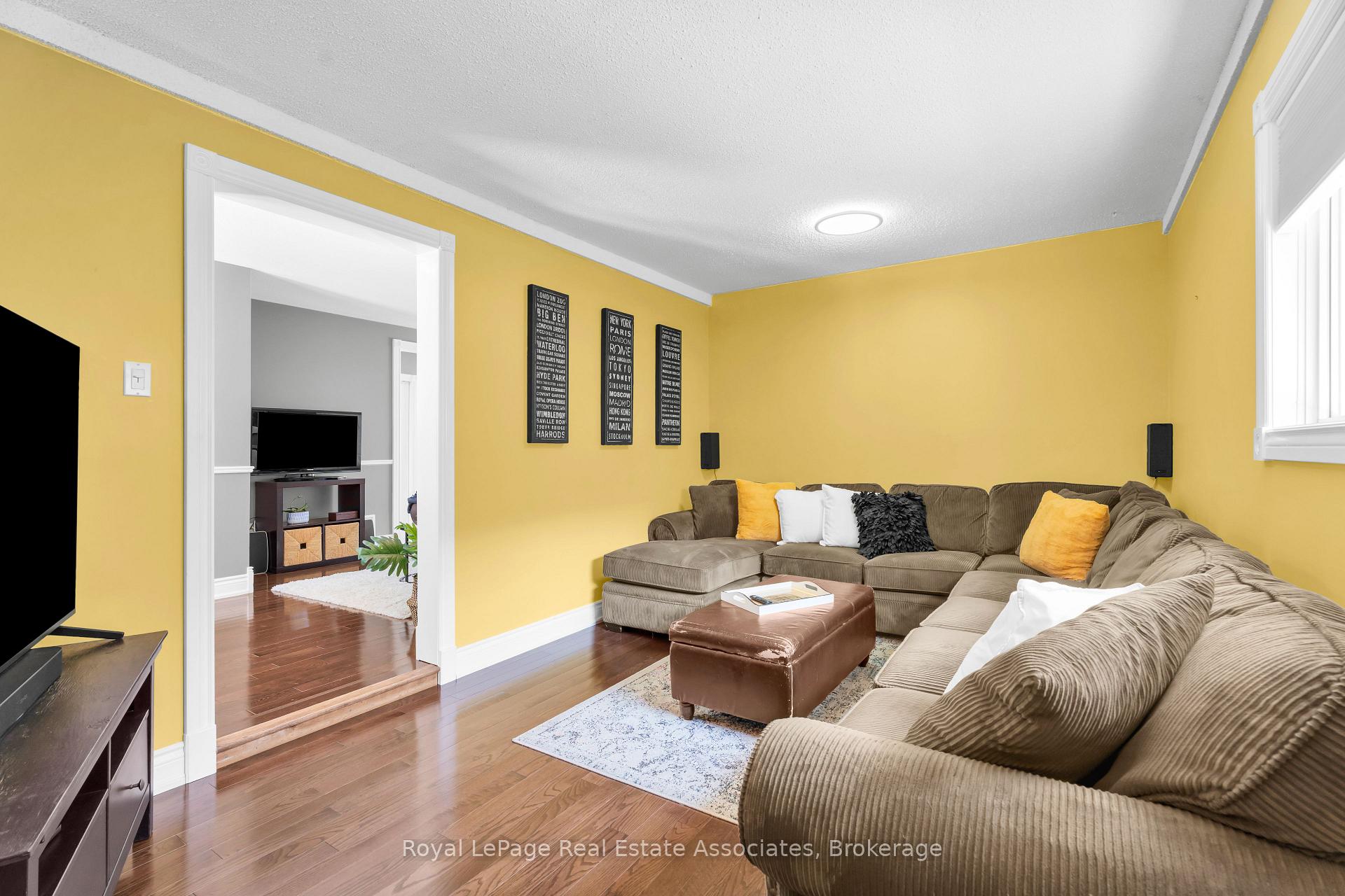 Photo 10 of 233 Elmore Drive, Halton Hills, Acton — HOMEH