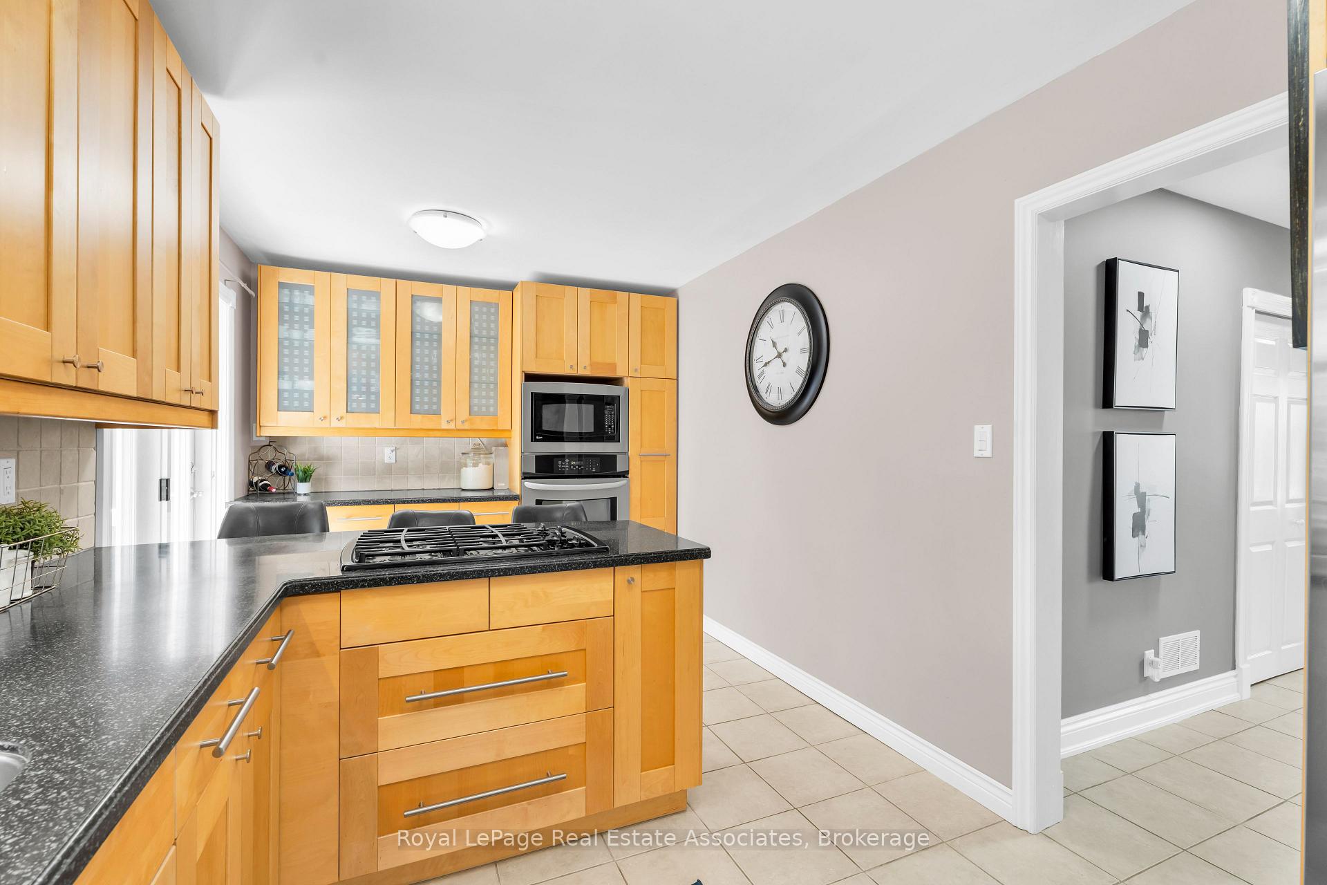 Photo 13 of 233 Elmore Drive, Halton Hills, Acton — HOMEH