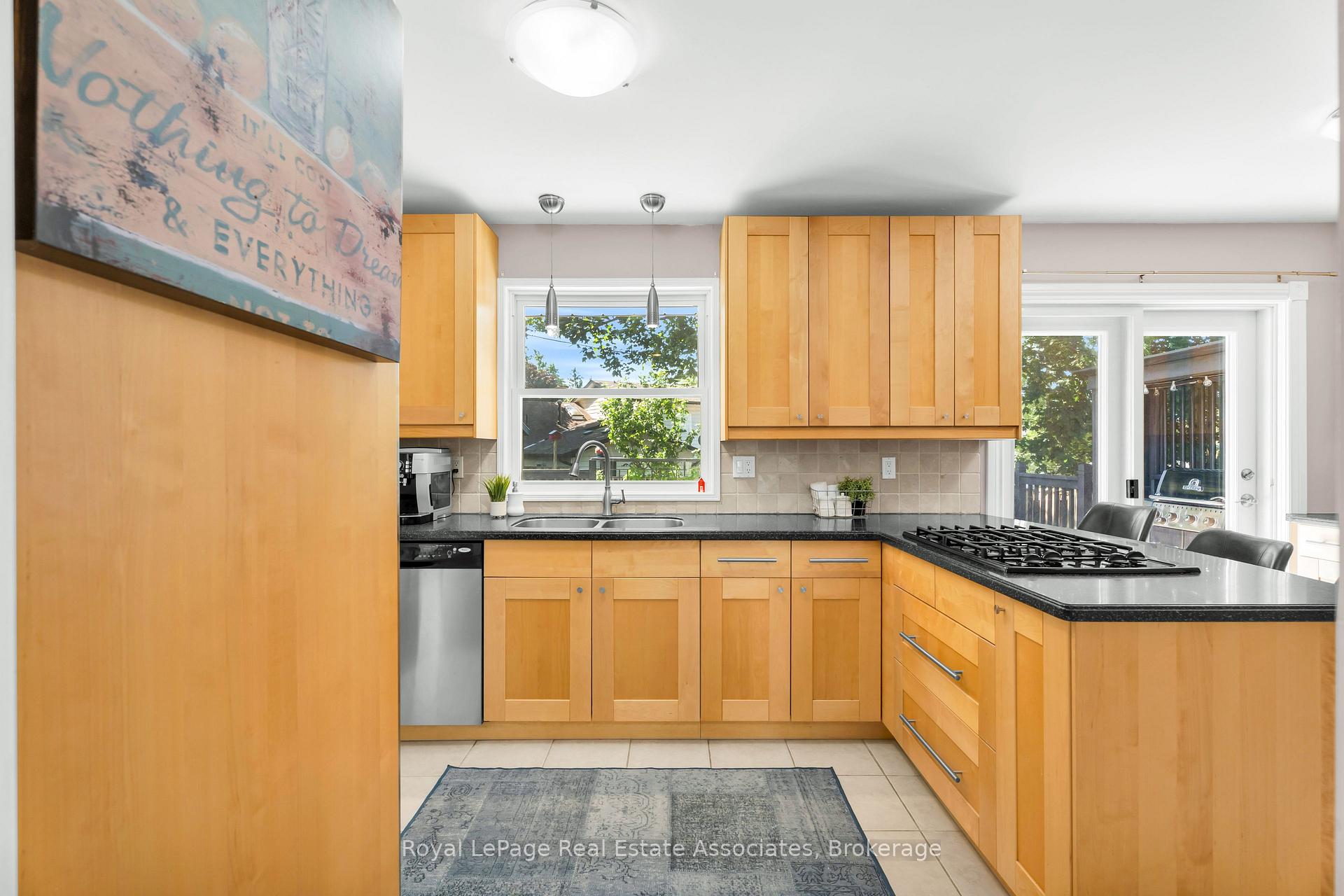 Photo 14 of 233 Elmore Drive, Halton Hills, Acton — HOMEH