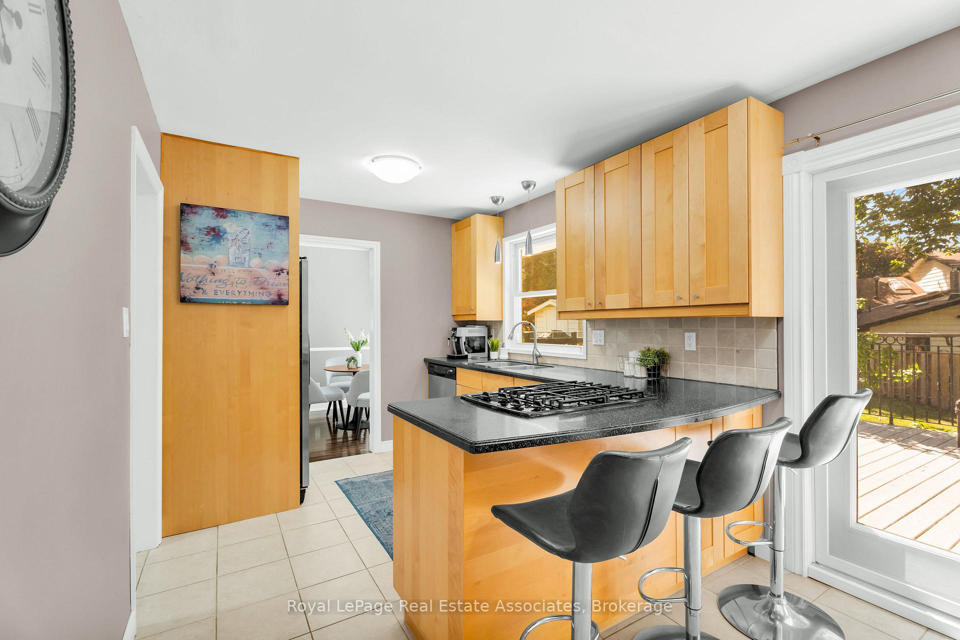 Photo 15 of 233 Elmore Drive, Halton Hills, Acton — HOMEH