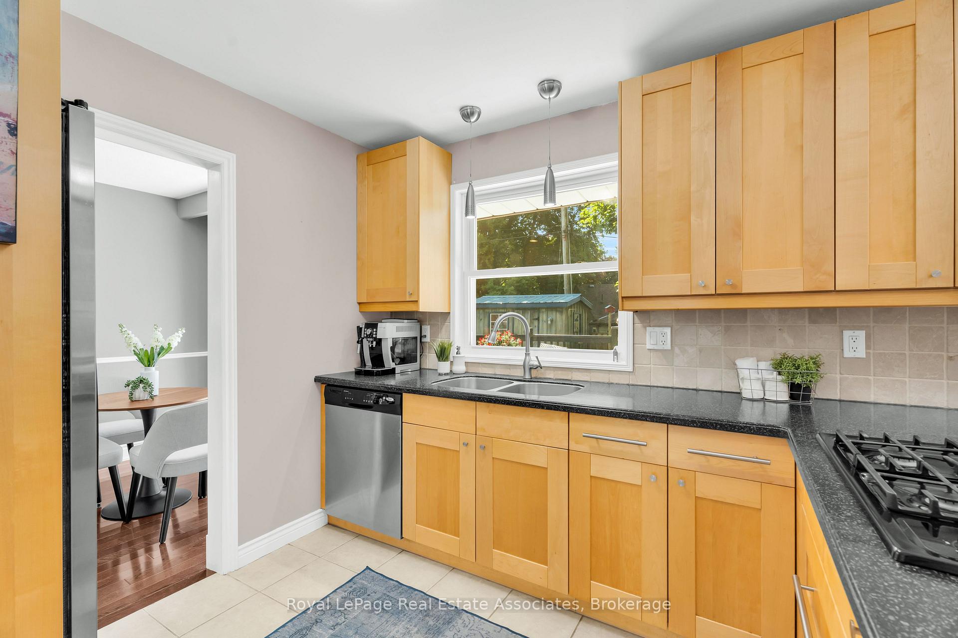 Photo 16 of 233 Elmore Drive, Halton Hills, Acton — HOMEH