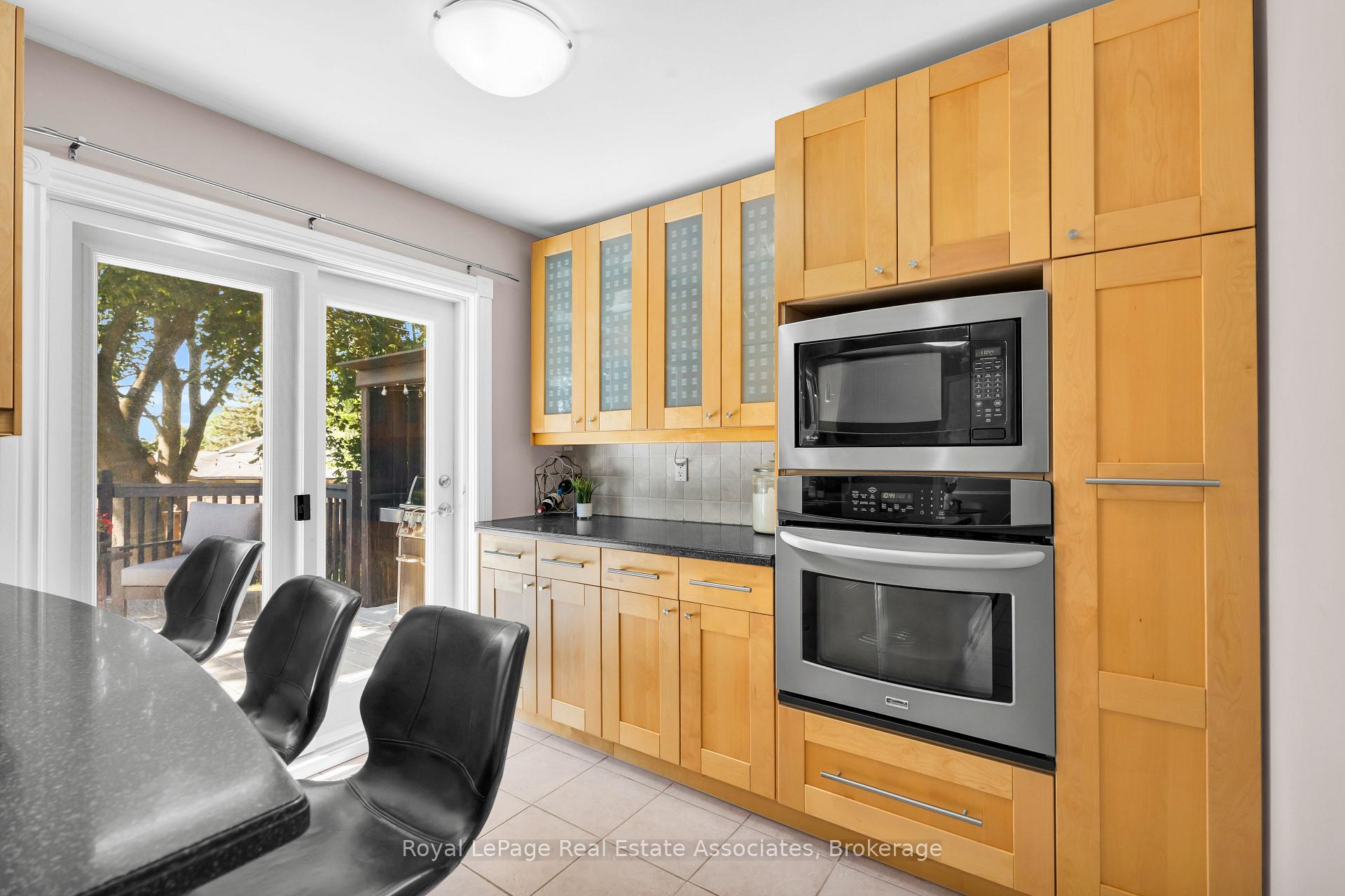 Photo 17 of 233 Elmore Drive, Halton Hills, Acton — HOMEH