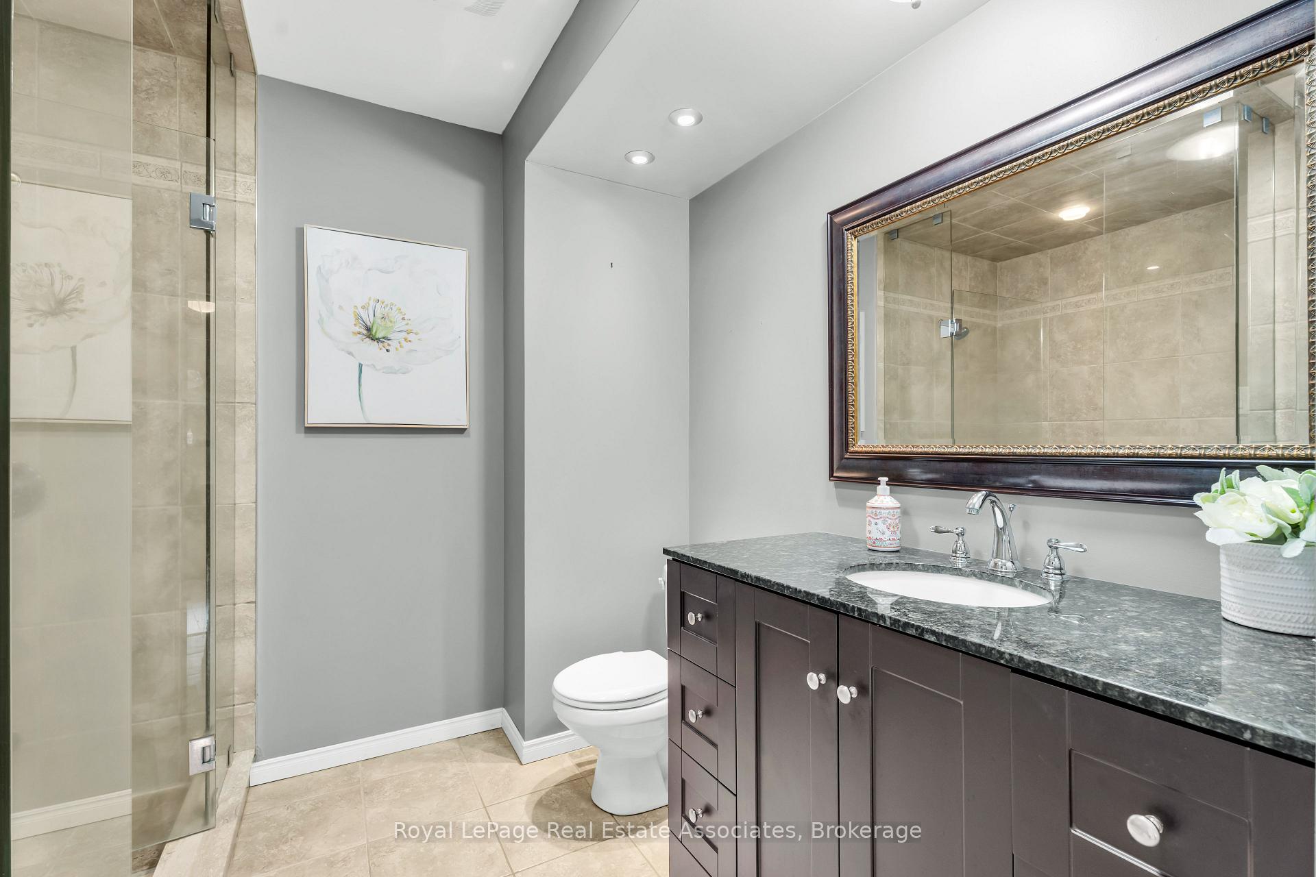 Photo 23 of 233 Elmore Drive, Halton Hills, Acton — HOMEH