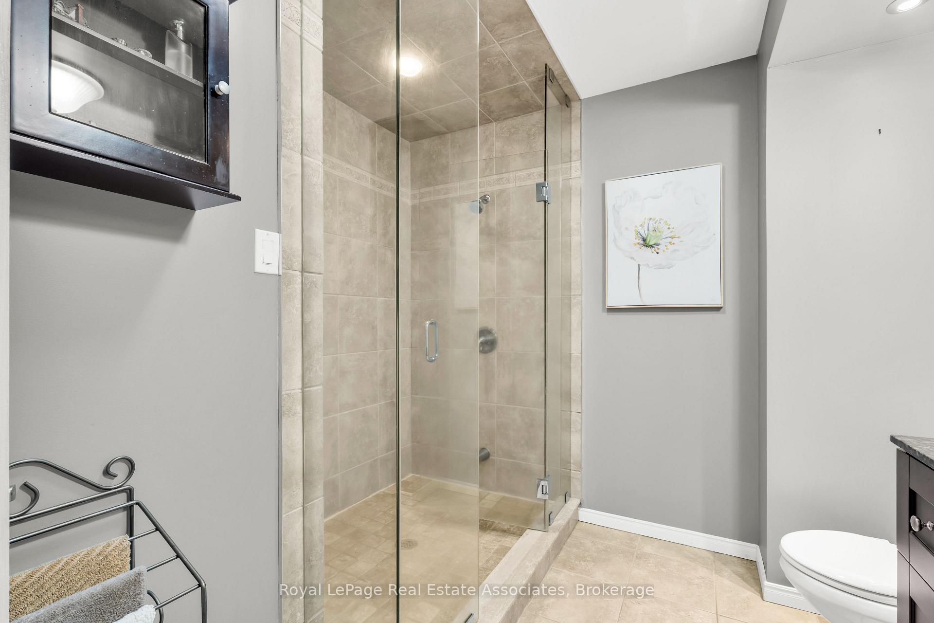 Photo 24 of 233 Elmore Drive, Halton Hills, Acton — HOMEH