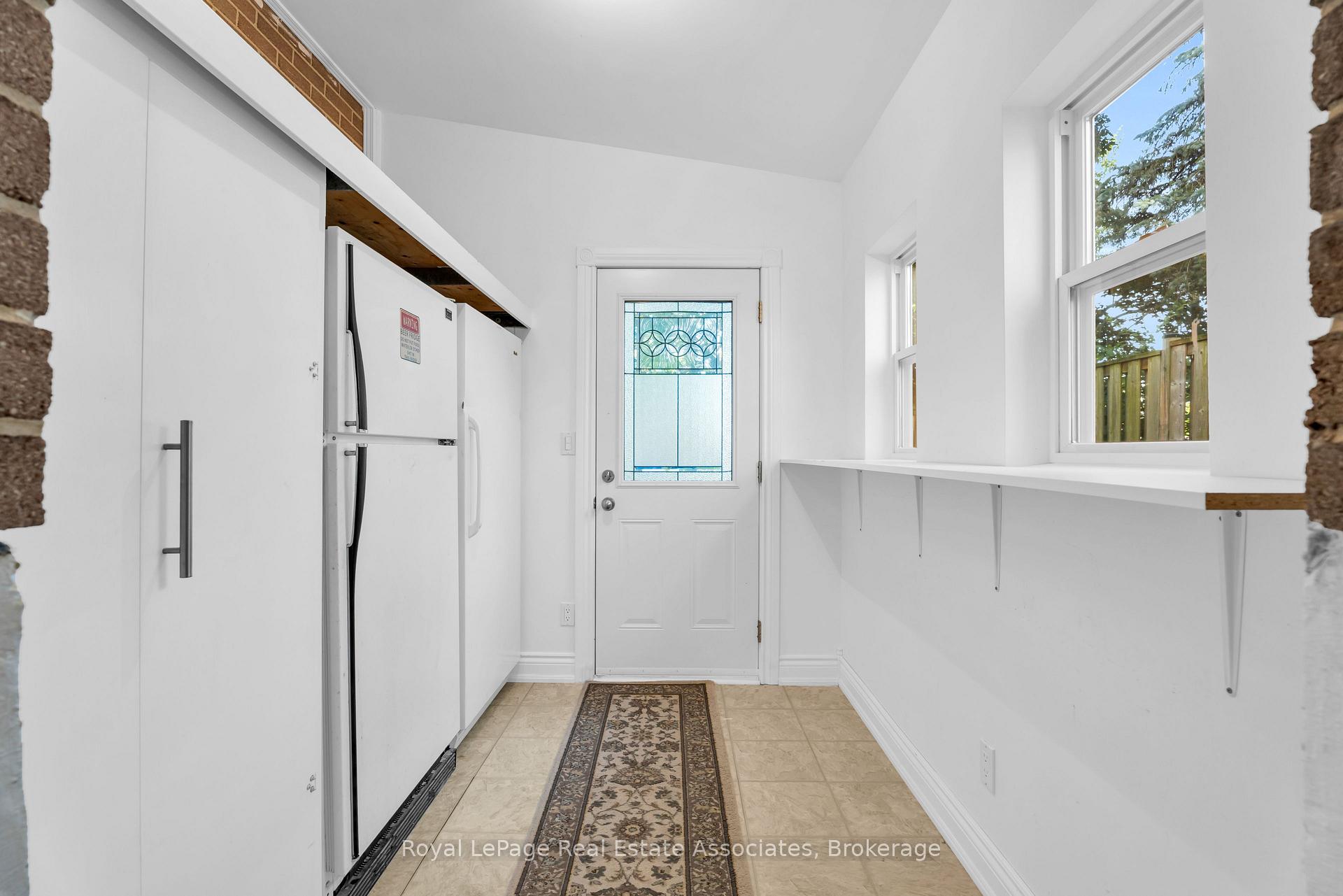 Photo 29 of 233 Elmore Drive, Halton Hills, Acton — HOMEH