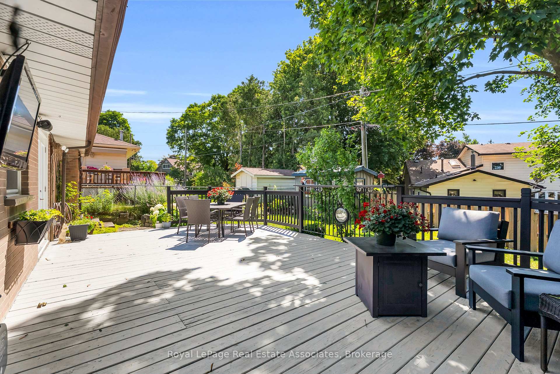 Photo 30 of 233 Elmore Drive, Halton Hills, Acton — HOMEH