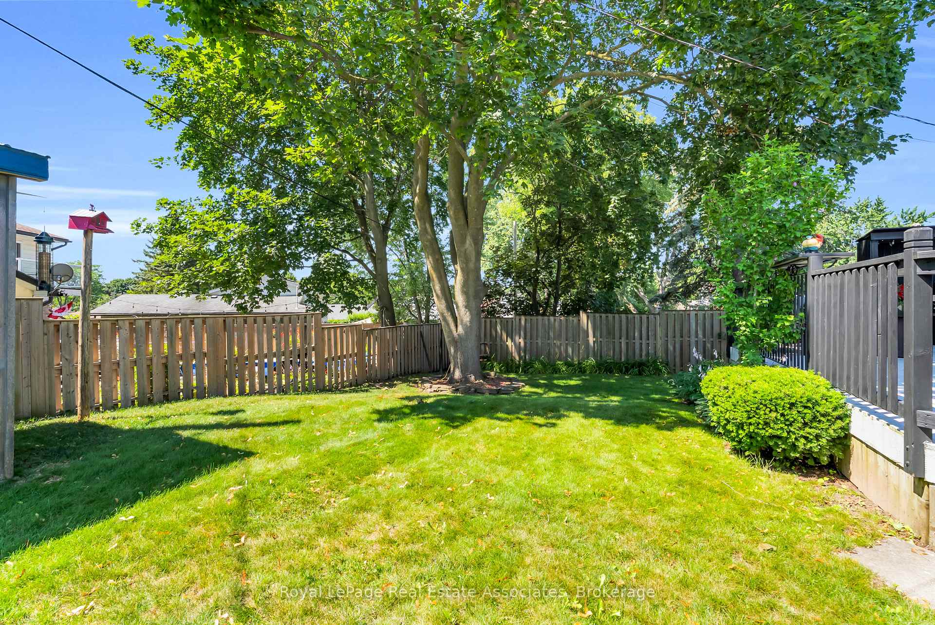 Photo 33 of 233 Elmore Drive, Halton Hills, Acton — HOMEH