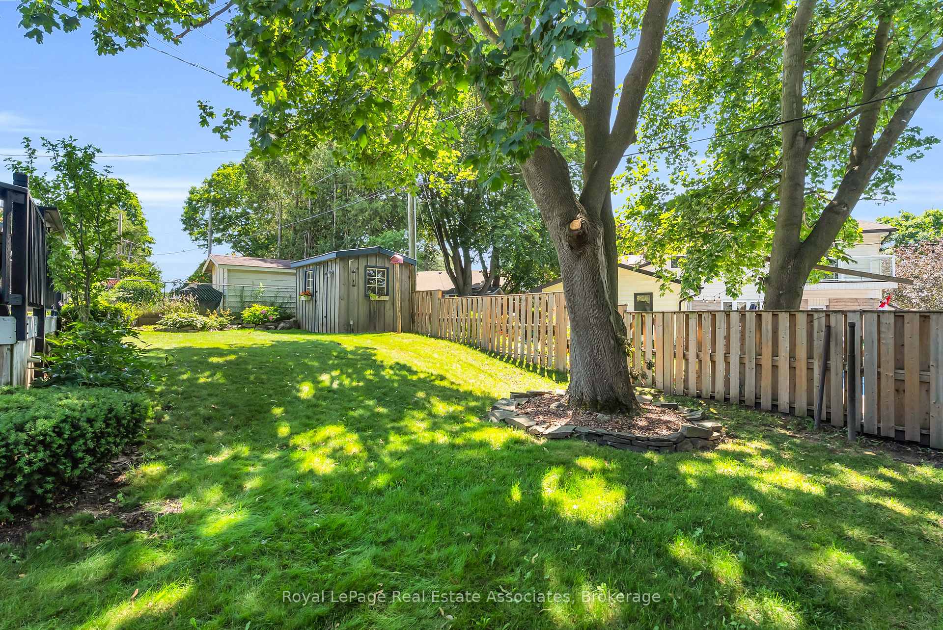 Photo 35 of 233 Elmore Drive, Halton Hills, Acton — HOMEH