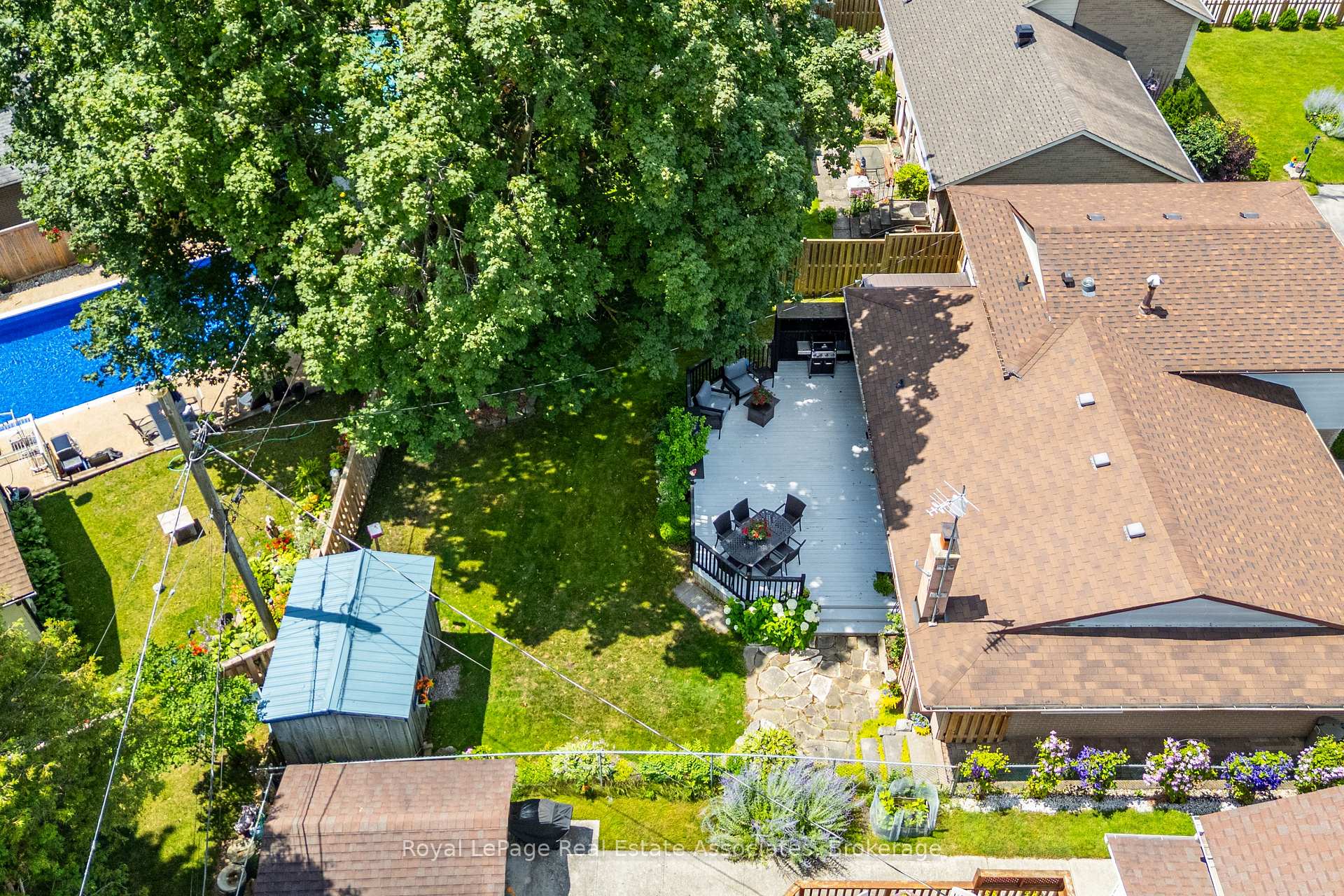 Photo 37 of 233 Elmore Drive, Halton Hills, Acton — HOMEH