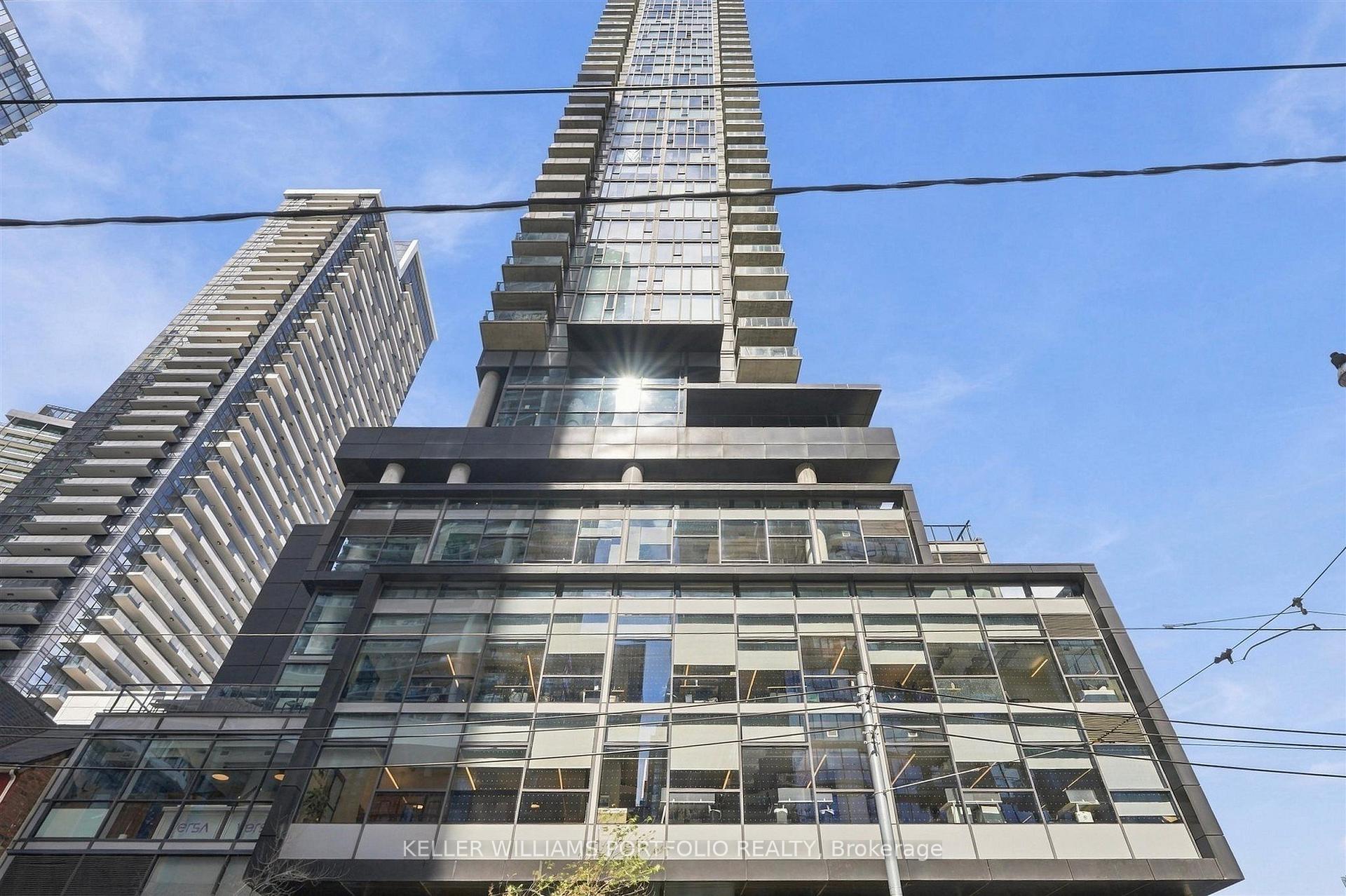 Photo 3 of Unit 3001, 290 Adelaide Street, Toronto, Waterfront Communities — HOMEH