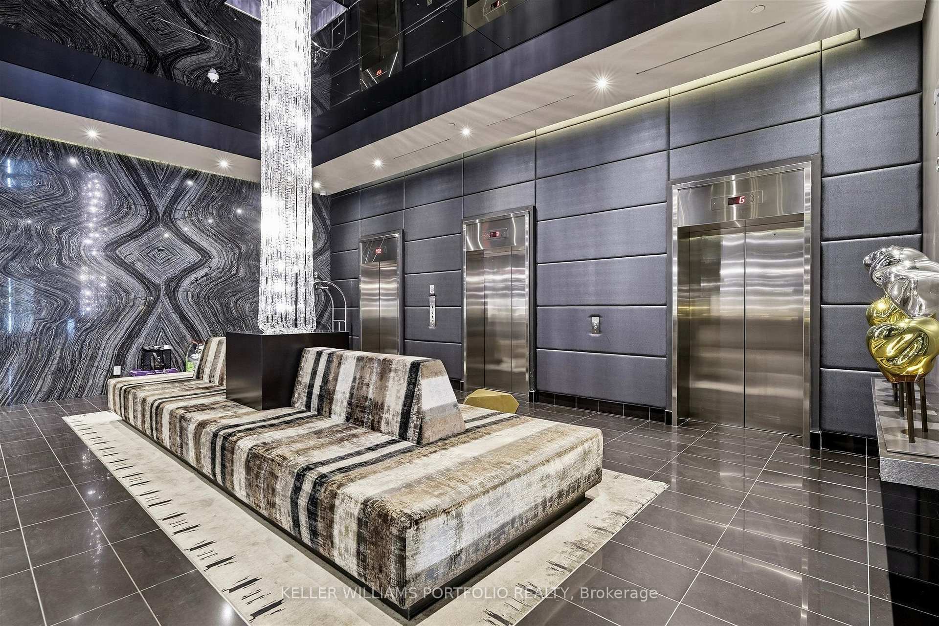 Photo 8 of Unit 3001, 290 Adelaide Street, Toronto, Waterfront Communities — HOMEH