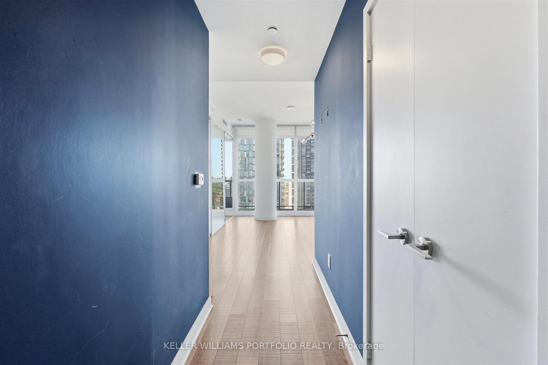 Photo 10 of Unit 3001, 290 Adelaide Street, Toronto, Waterfront Communities — HOMEH