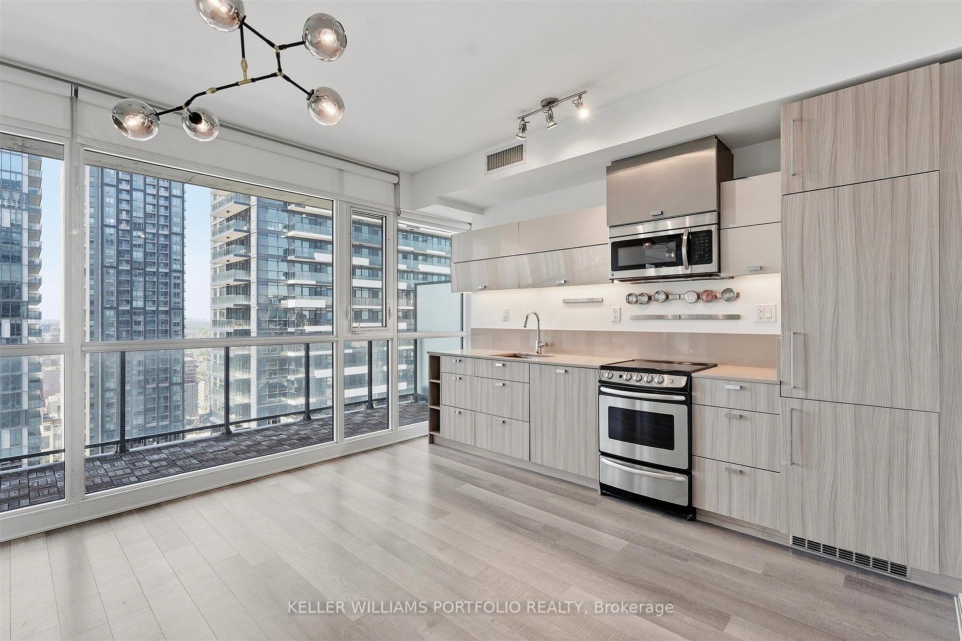 Photo 12 of Unit 3001, 290 Adelaide Street, Toronto, Waterfront Communities — HOMEH