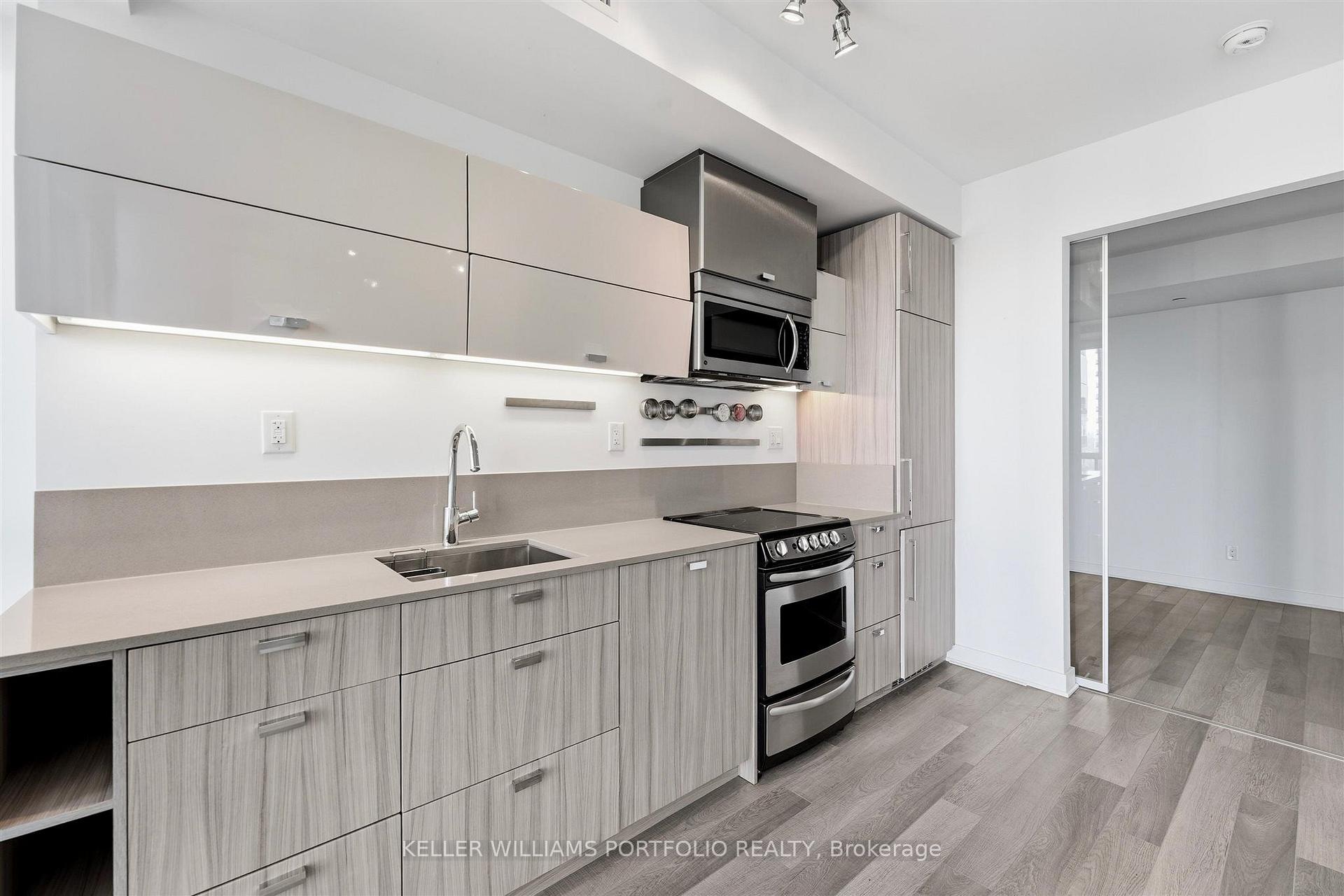 Photo 14 of Unit 3001, 290 Adelaide Street, Toronto, Waterfront Communities — HOMEH