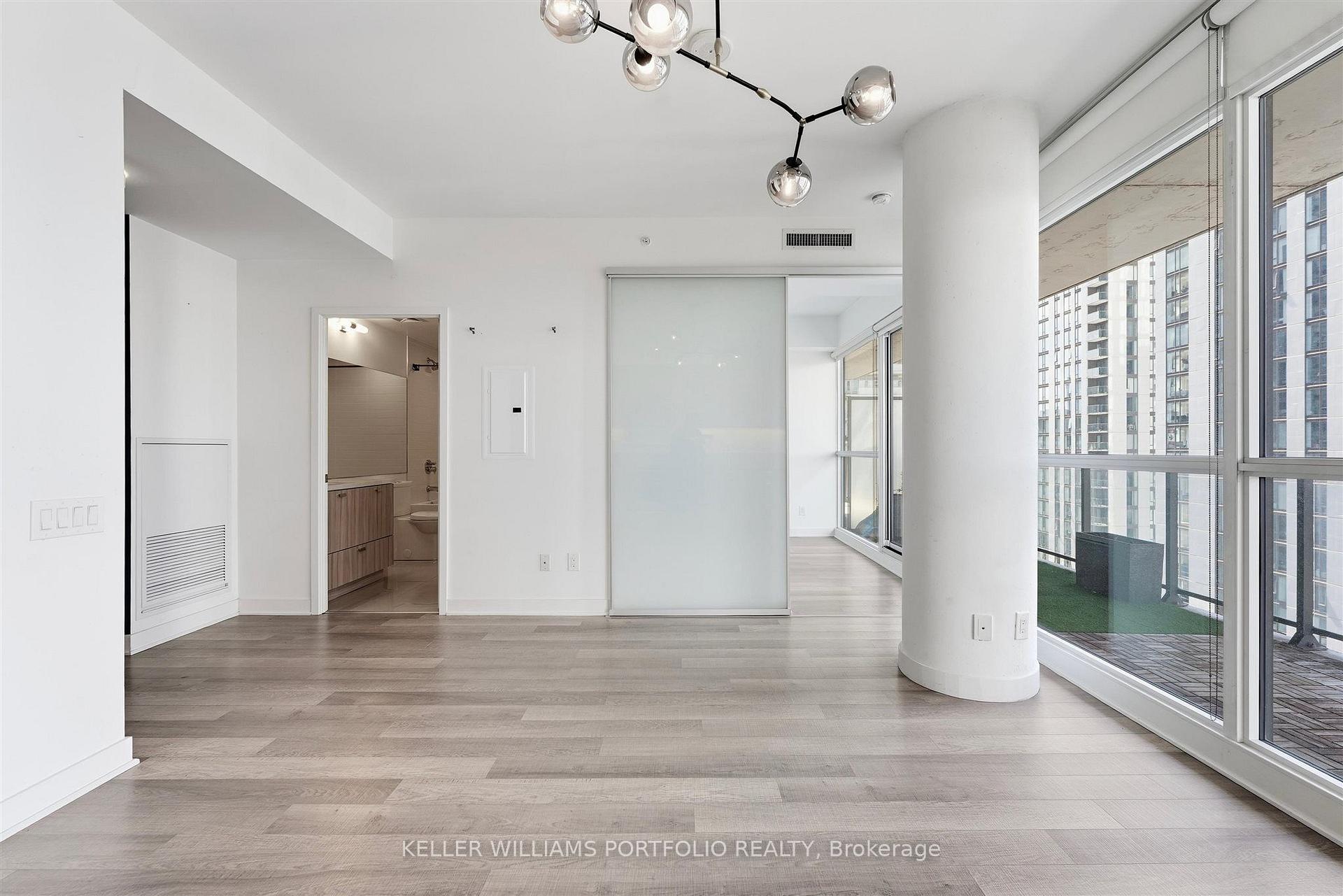 Photo 16 of Unit 3001, 290 Adelaide Street, Toronto, Waterfront Communities — HOMEH