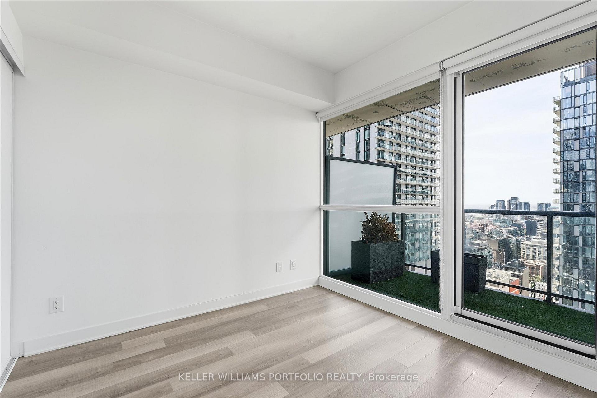 Photo 19 of Unit 3001, 290 Adelaide Street, Toronto, Waterfront Communities — HOMEH