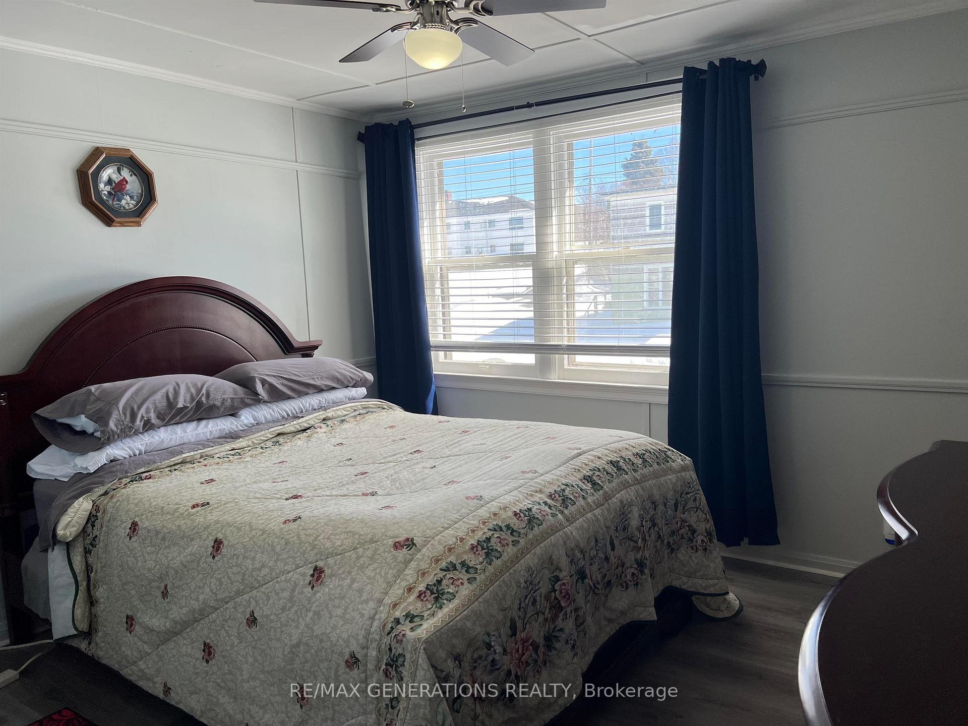 Photo 5 of 12 McCullough Street, Marathon — HOMEH