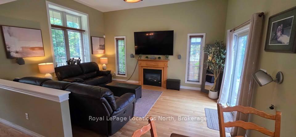 Photo 2 of 25 Marina Crescent, Collingwood — HOMEH