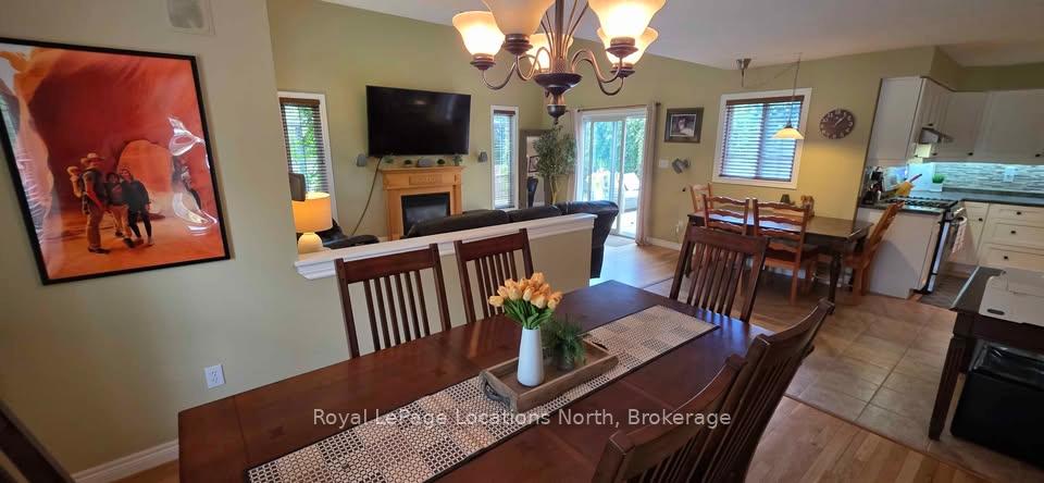 Photo 3 of 25 Marina Crescent, Collingwood — HOMEH