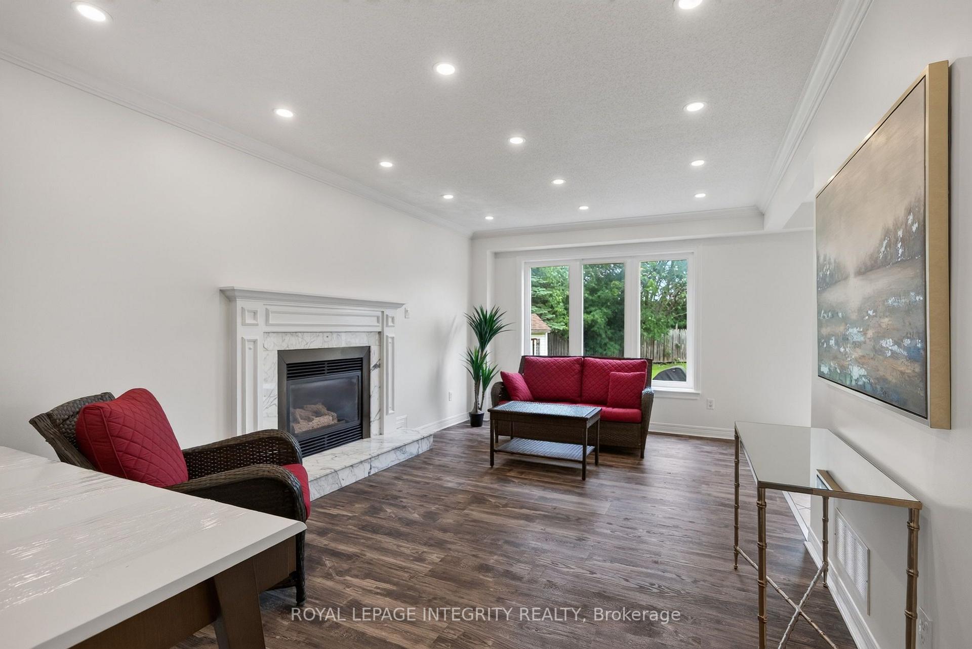 Photo 13 of 137 Hunterswood Crescent, Ottawa, Hunt Club Park — HOMEH