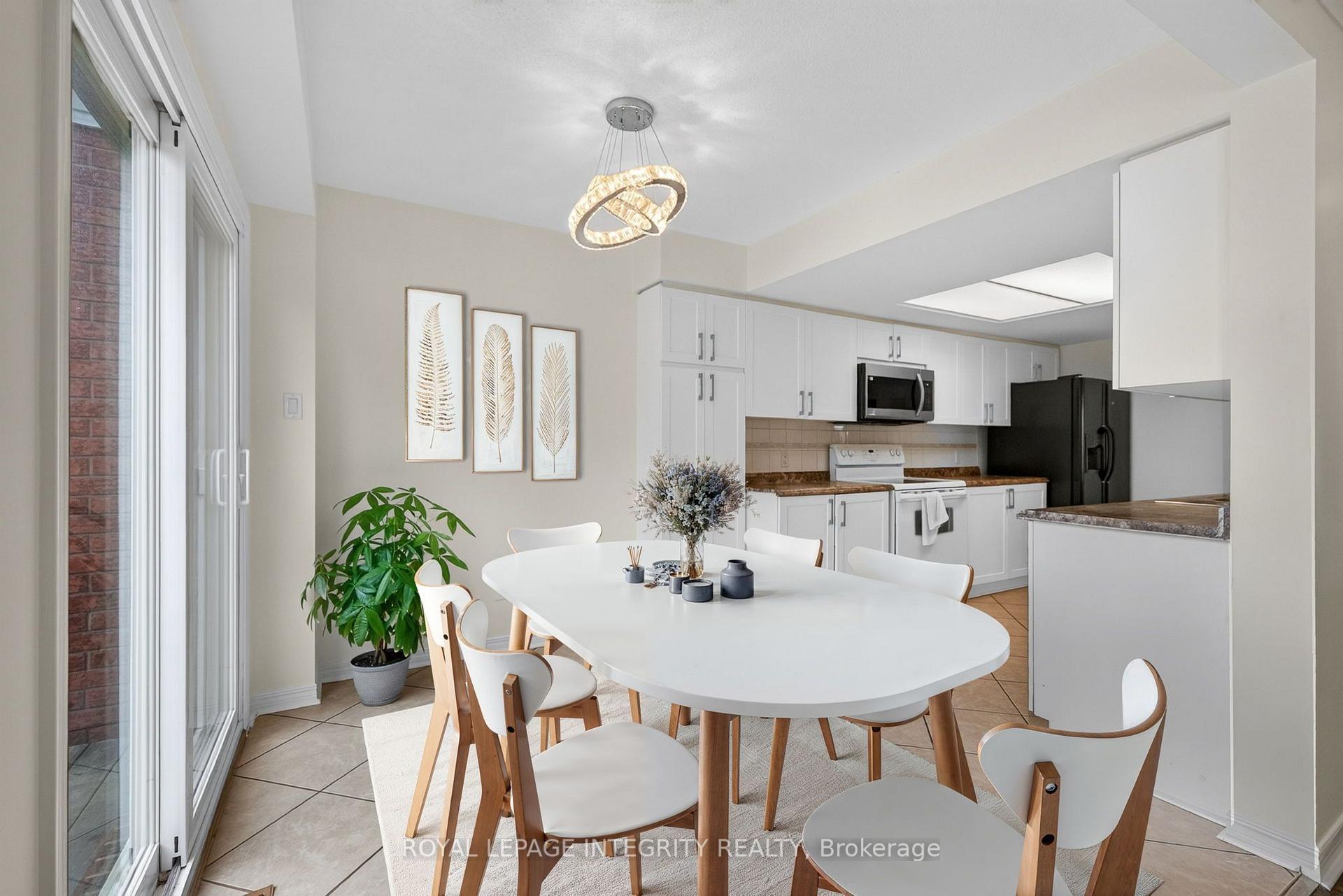 Photo 20 of 137 Hunterswood Crescent, Ottawa, Hunt Club Park — HOMEH