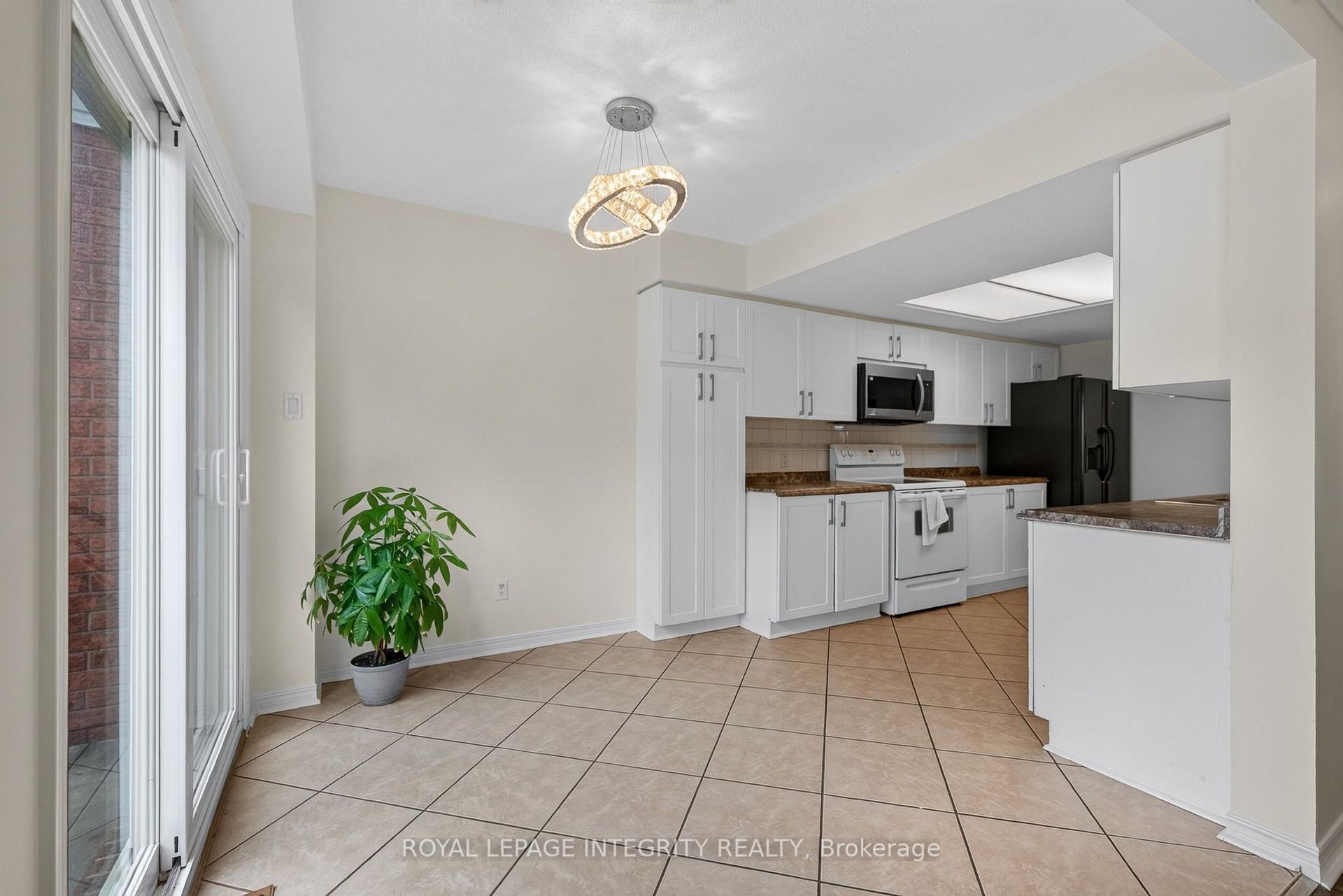 Photo 21 of 137 Hunterswood Crescent, Ottawa, Hunt Club Park — HOMEH