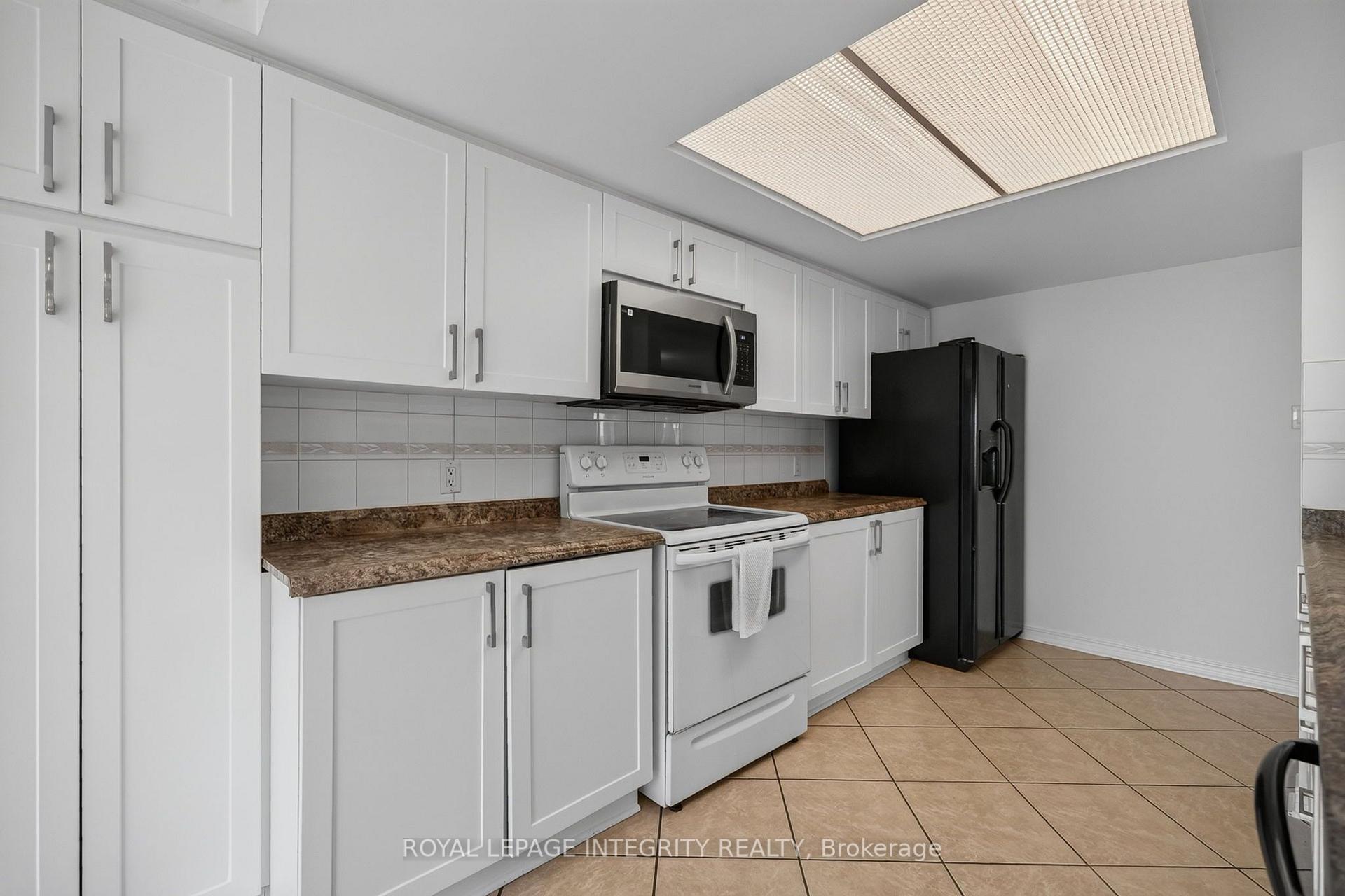 Photo 23 of 137 Hunterswood Crescent, Ottawa, Hunt Club Park — HOMEH