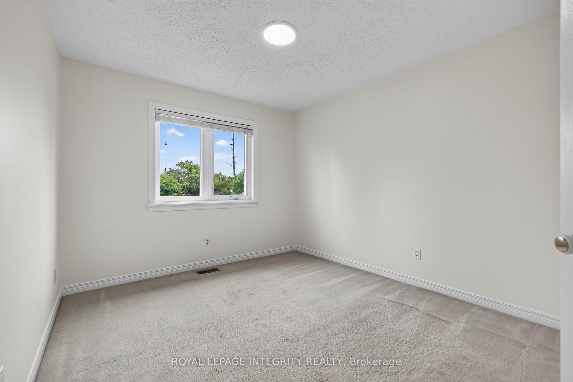 Photo 32 of 137 Hunterswood Crescent, Ottawa, Hunt Club Park — HOMEH