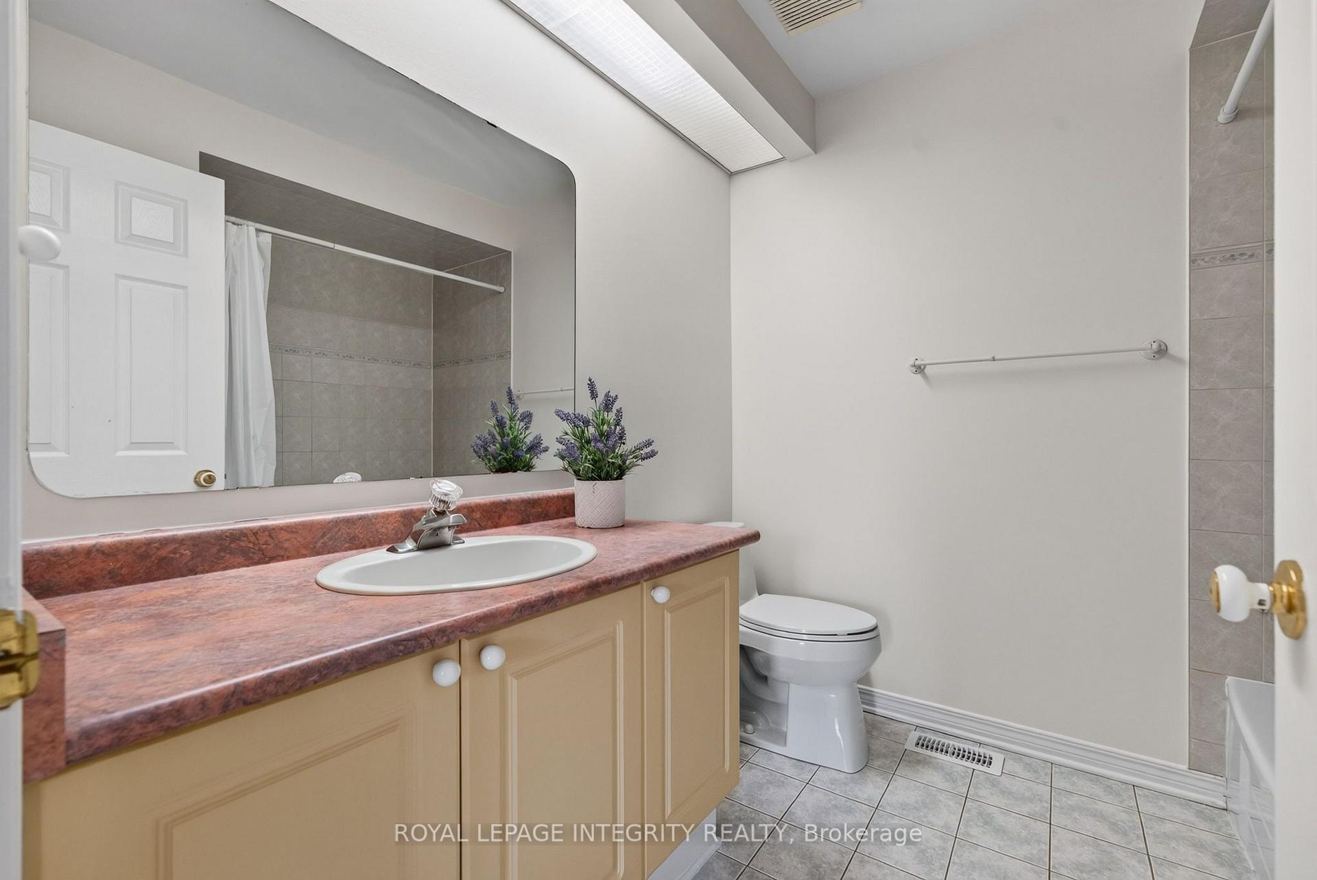 Photo 35 of 137 Hunterswood Crescent, Ottawa, Hunt Club Park — HOMEH