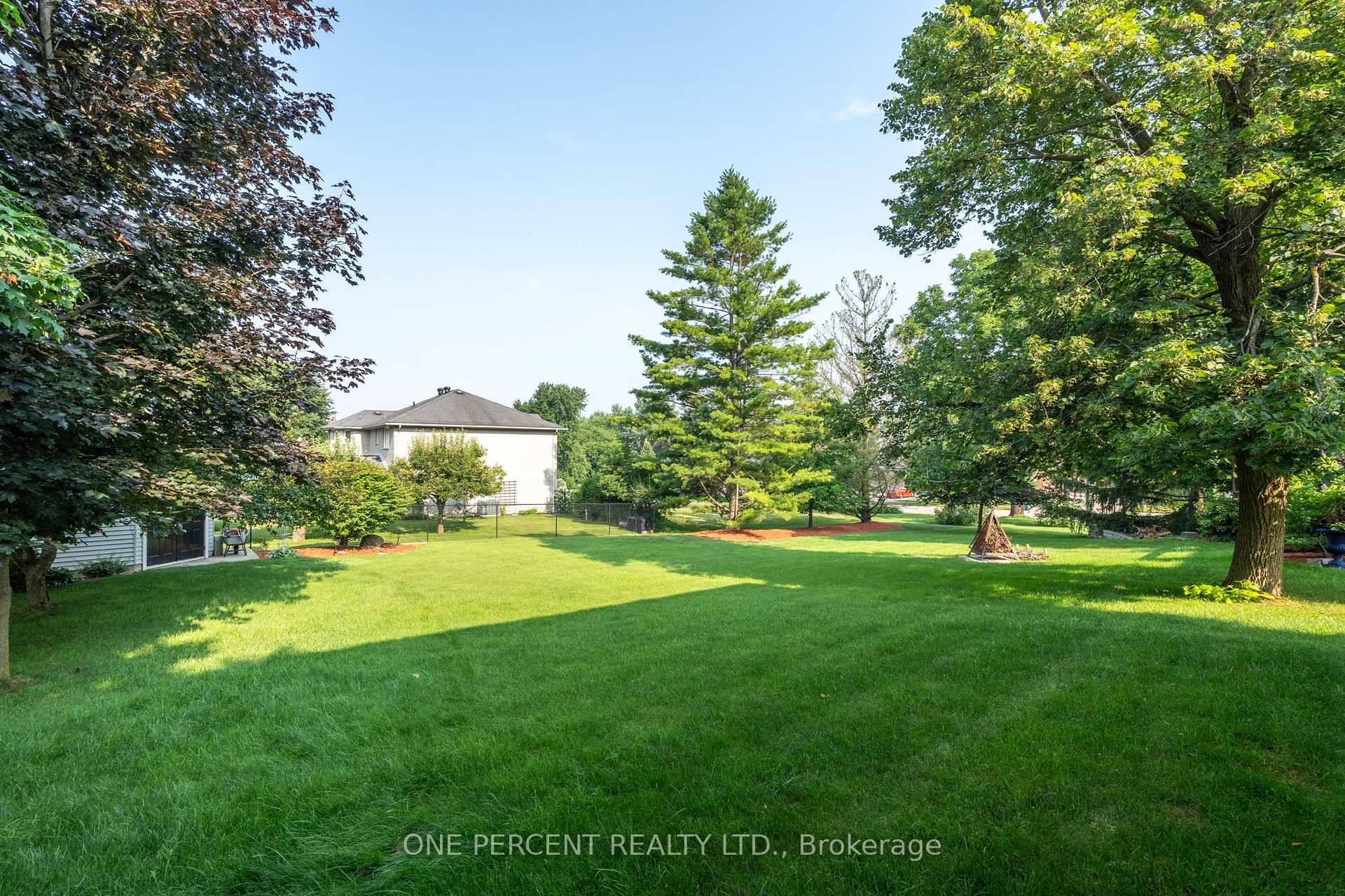 Photo 12 of 15 Marquette Drive, Kitchener, Pioneer Tower West — HOMEH