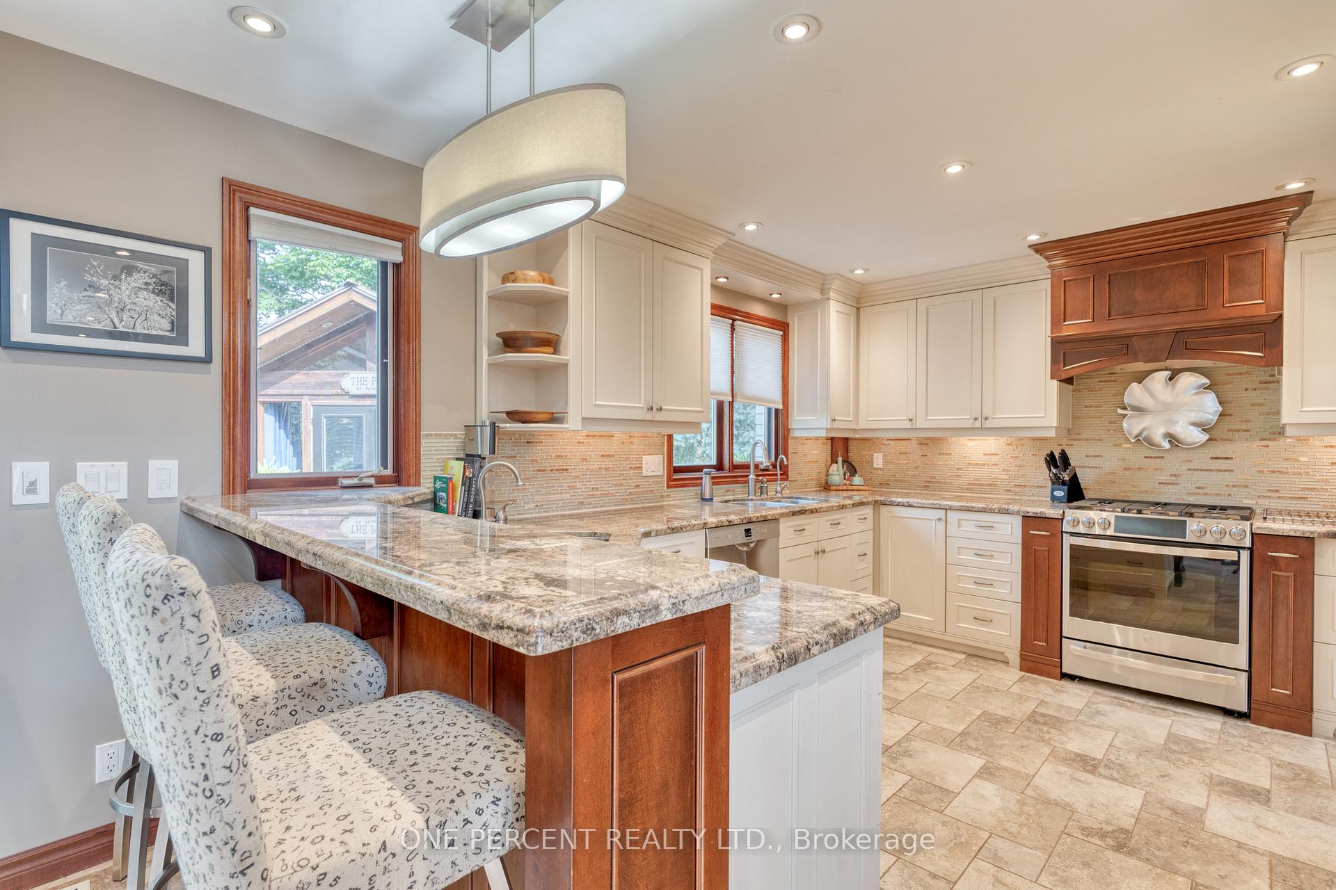 Photo 20 of 15 Marquette Drive, Kitchener, Pioneer Tower West — HOMEH