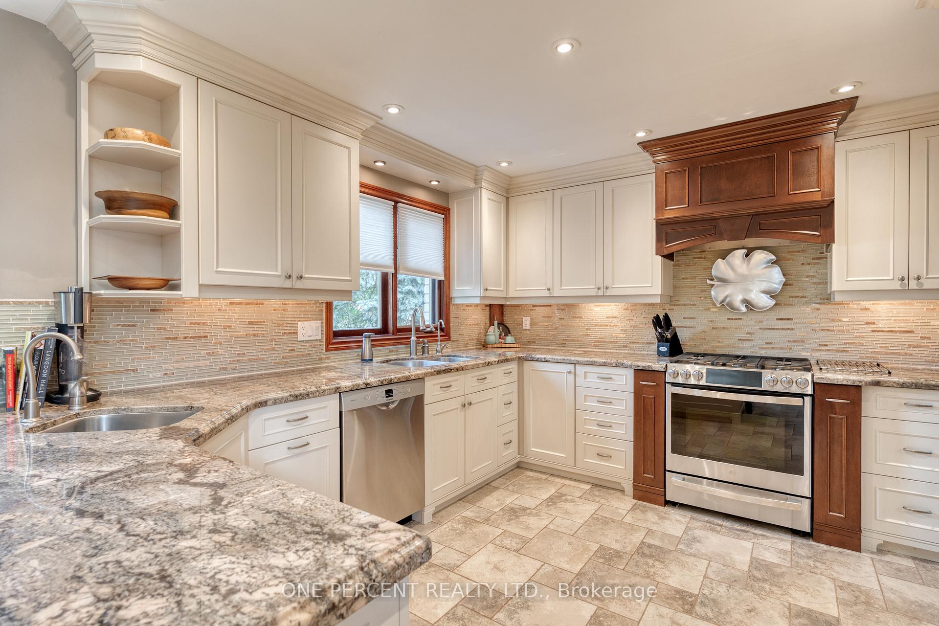 Photo 21 of 15 Marquette Drive, Kitchener, Pioneer Tower West — HOMEH