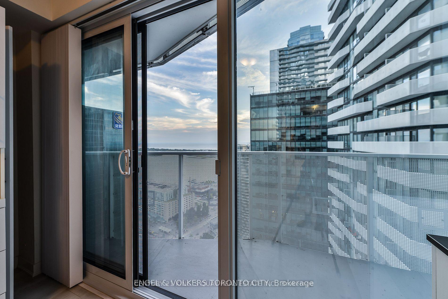 Photo 7 of Unit 4111, 88 Harbour Street, Toronto, Waterfront Communities — HOMEH