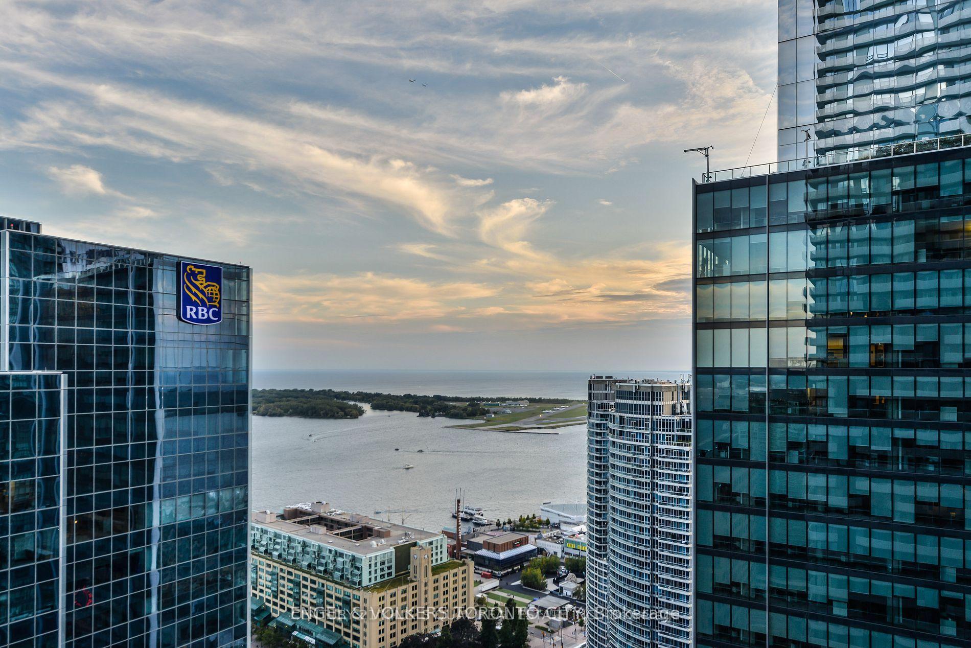 Photo 11 of Unit 4111, 88 Harbour Street, Toronto, Waterfront Communities — HOMEH