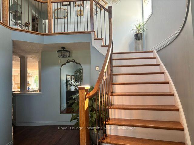 Photo 3 of 41 Kayla Crescent, Collingwood — HOMEH
