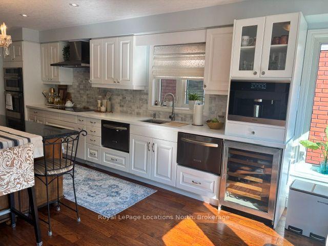 Photo 9 of 41 Kayla Crescent, Collingwood — HOMEH