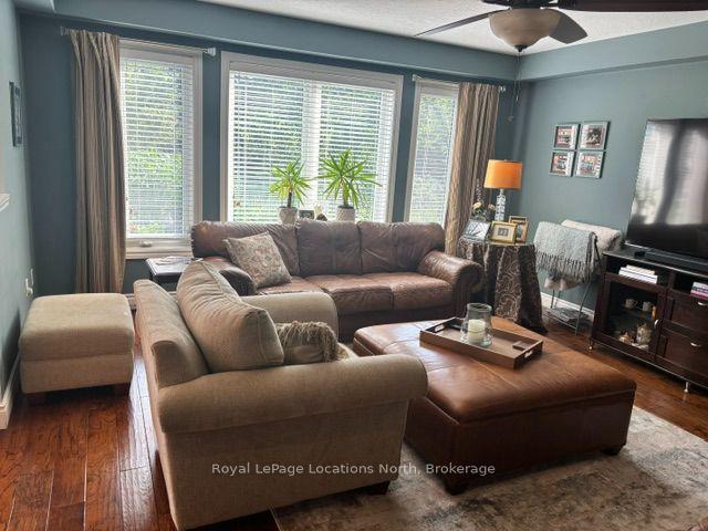 Photo 11 of 41 Kayla Crescent, Collingwood — HOMEH