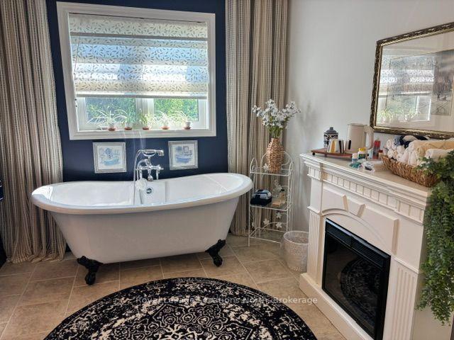 Photo 18 of 41 Kayla Crescent, Collingwood — HOMEH