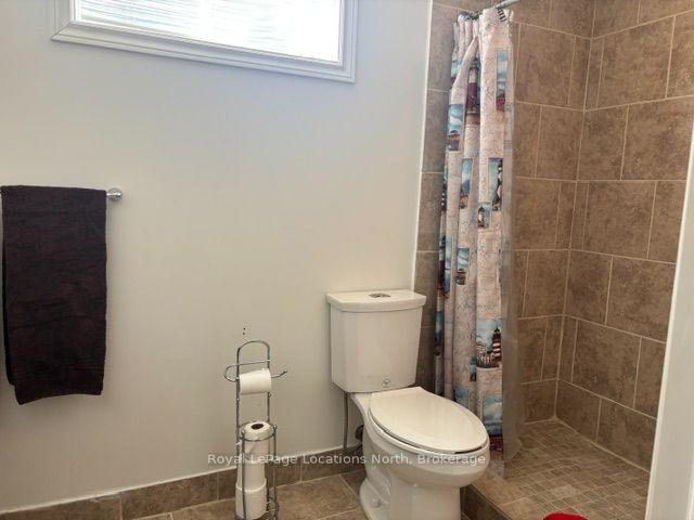 Photo 24 of 41 Kayla Crescent, Collingwood — HOMEH