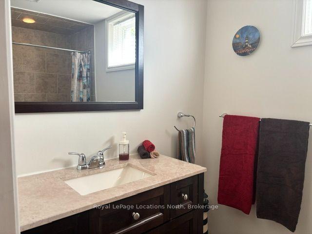 Photo 25 of 41 Kayla Crescent, Collingwood — HOMEH