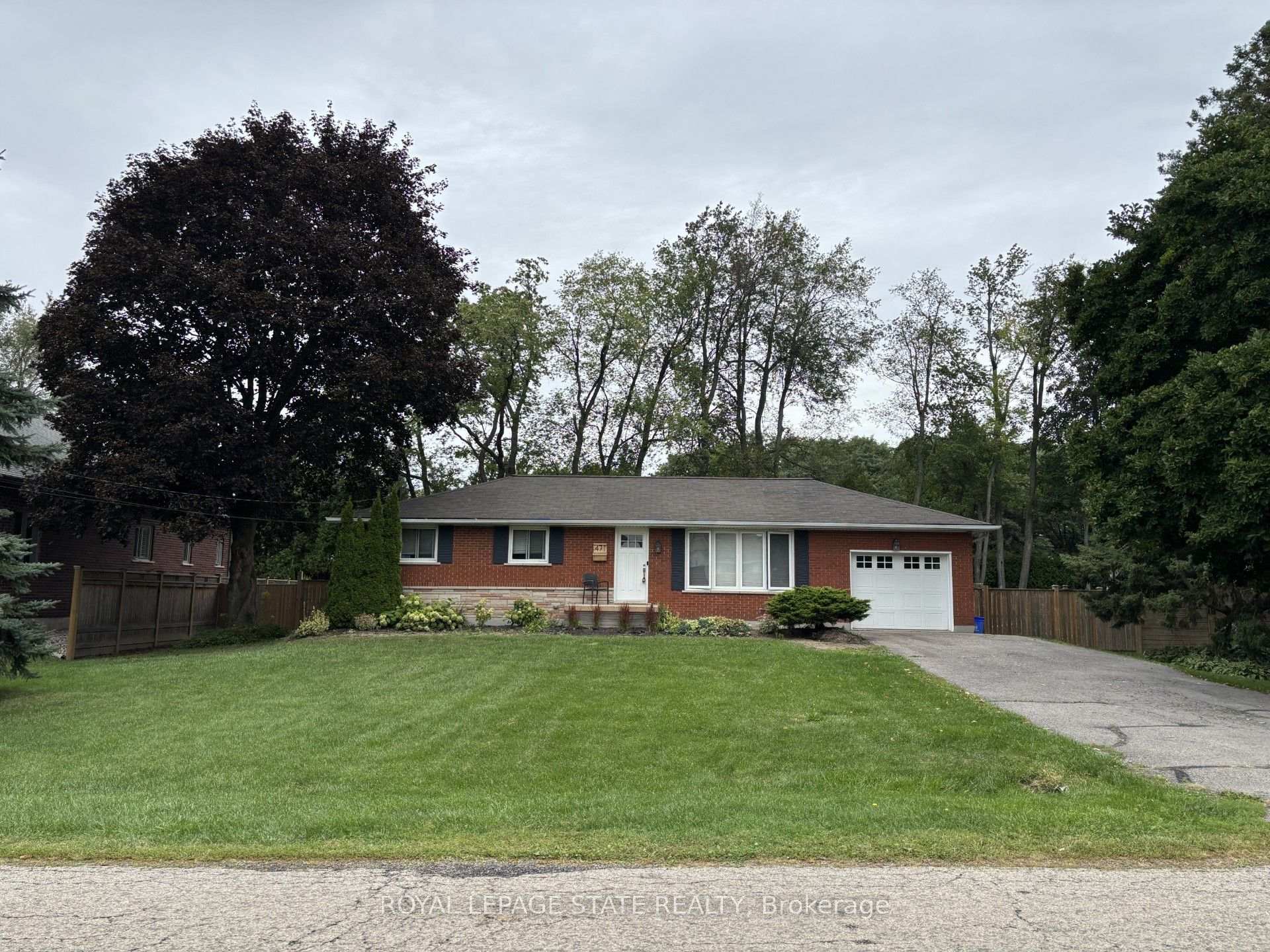 Photo 1 of 471 Gray Court Drive, Hamilton, Meadowlands — HOMEH
