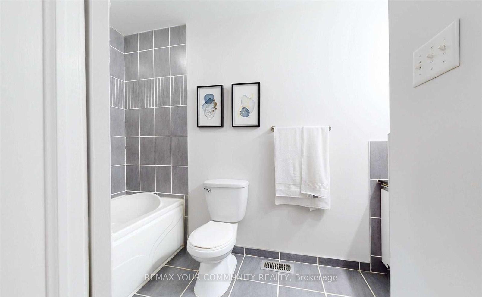 Photo 23 of Unit 31, 310 Christopher Drive, Cambridge, Christopher-Champlain — HOMEH