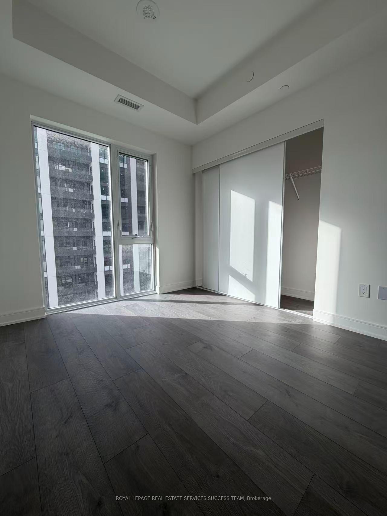 Photo 6 of Unit B809, 715 Davis Drive, Newmarket, Huron Heights-Leslie Valley — HOMEH