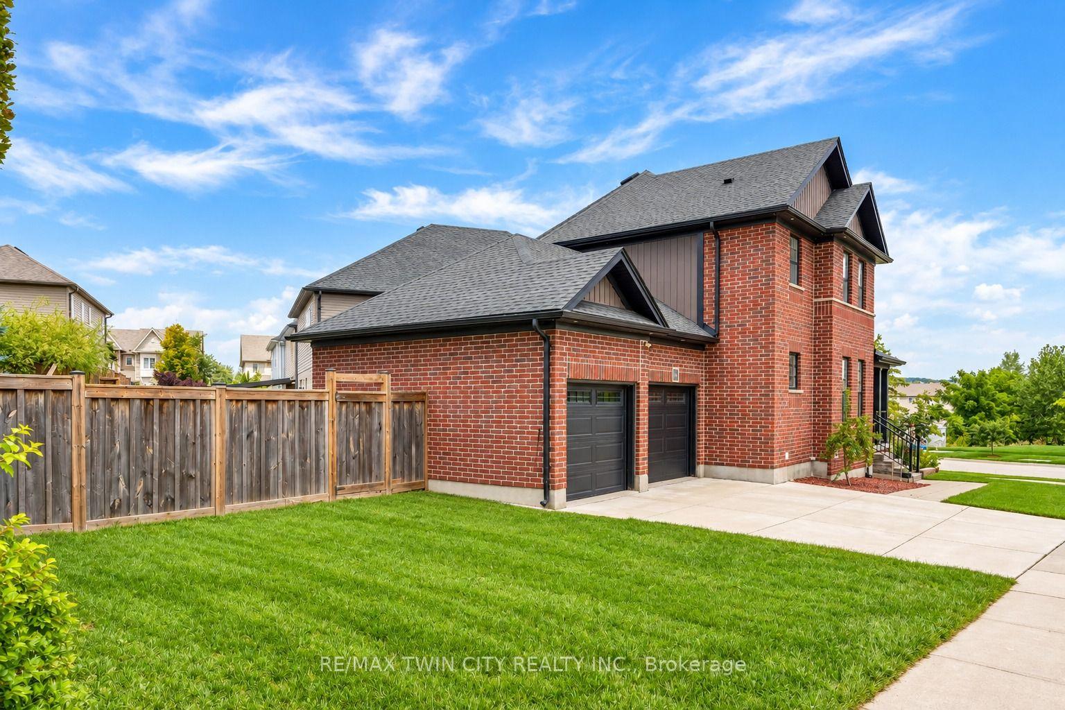 Photo 2 of 14 Marianne Dorn Trail Road, Kitchener, Brigadoon — HOMEH