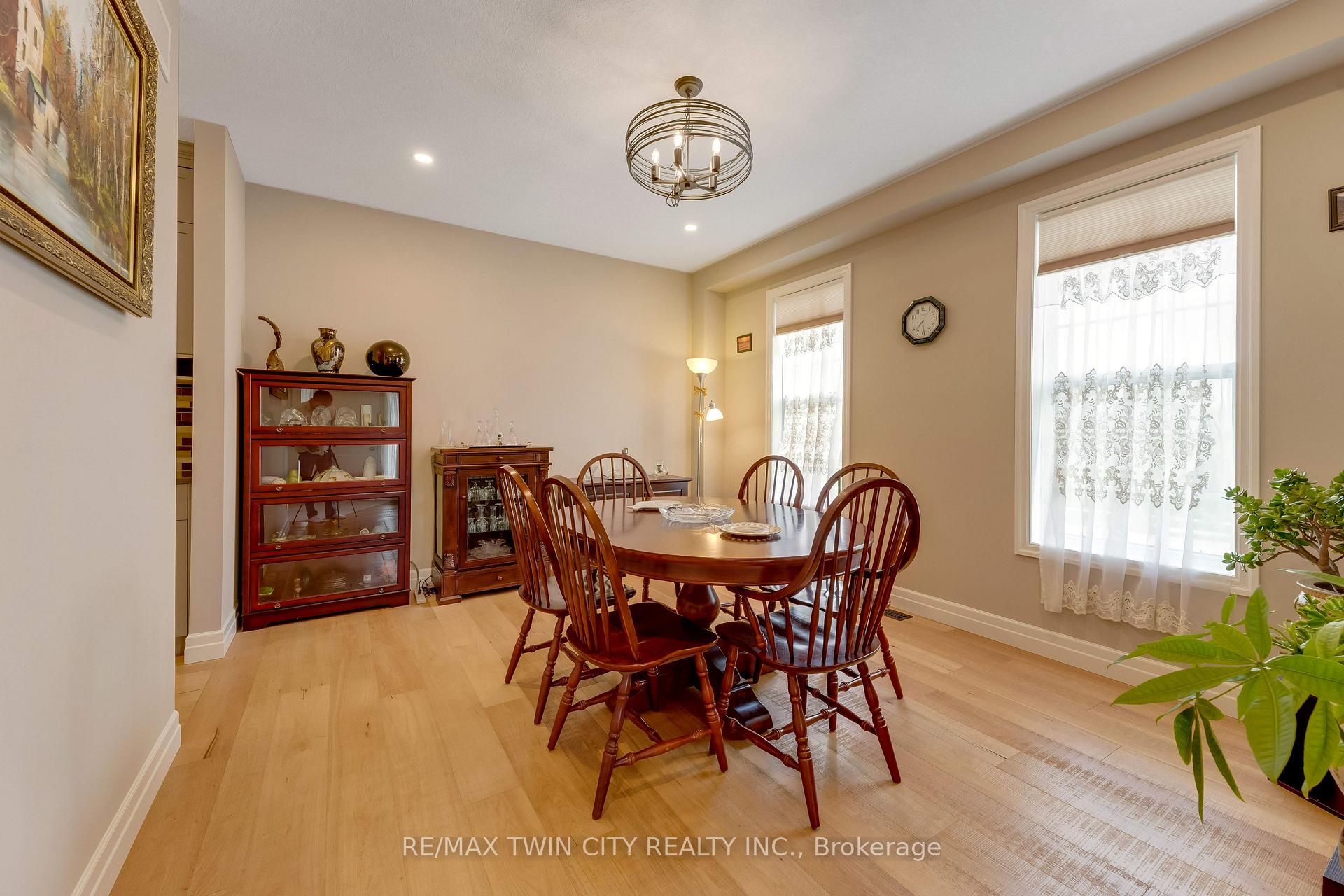 Photo 16 of 14 Marianne Dorn Trail Road, Kitchener, Brigadoon — HOMEH