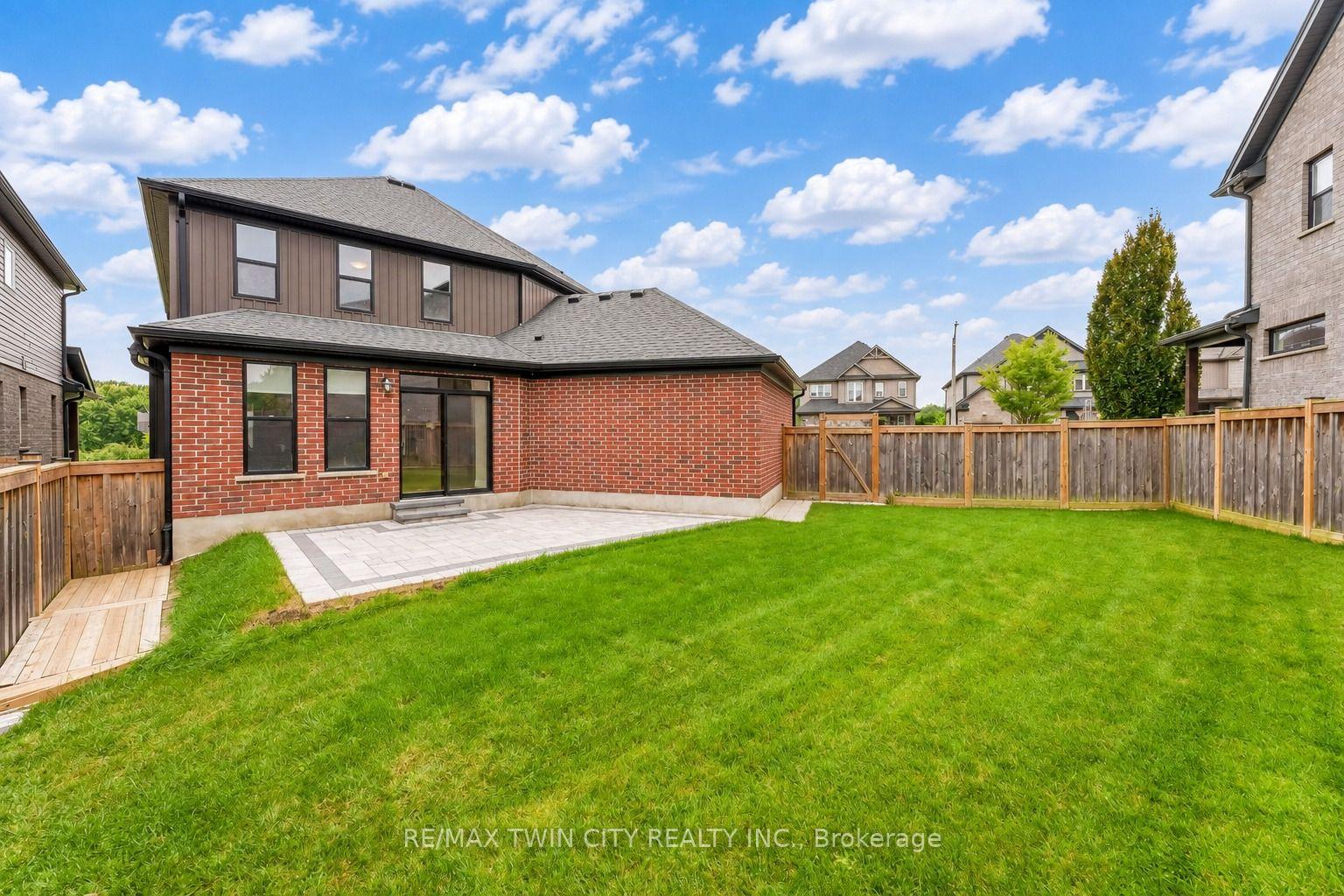 Photo 44 of 14 Marianne Dorn Trail Road, Kitchener, Brigadoon — HOMEH